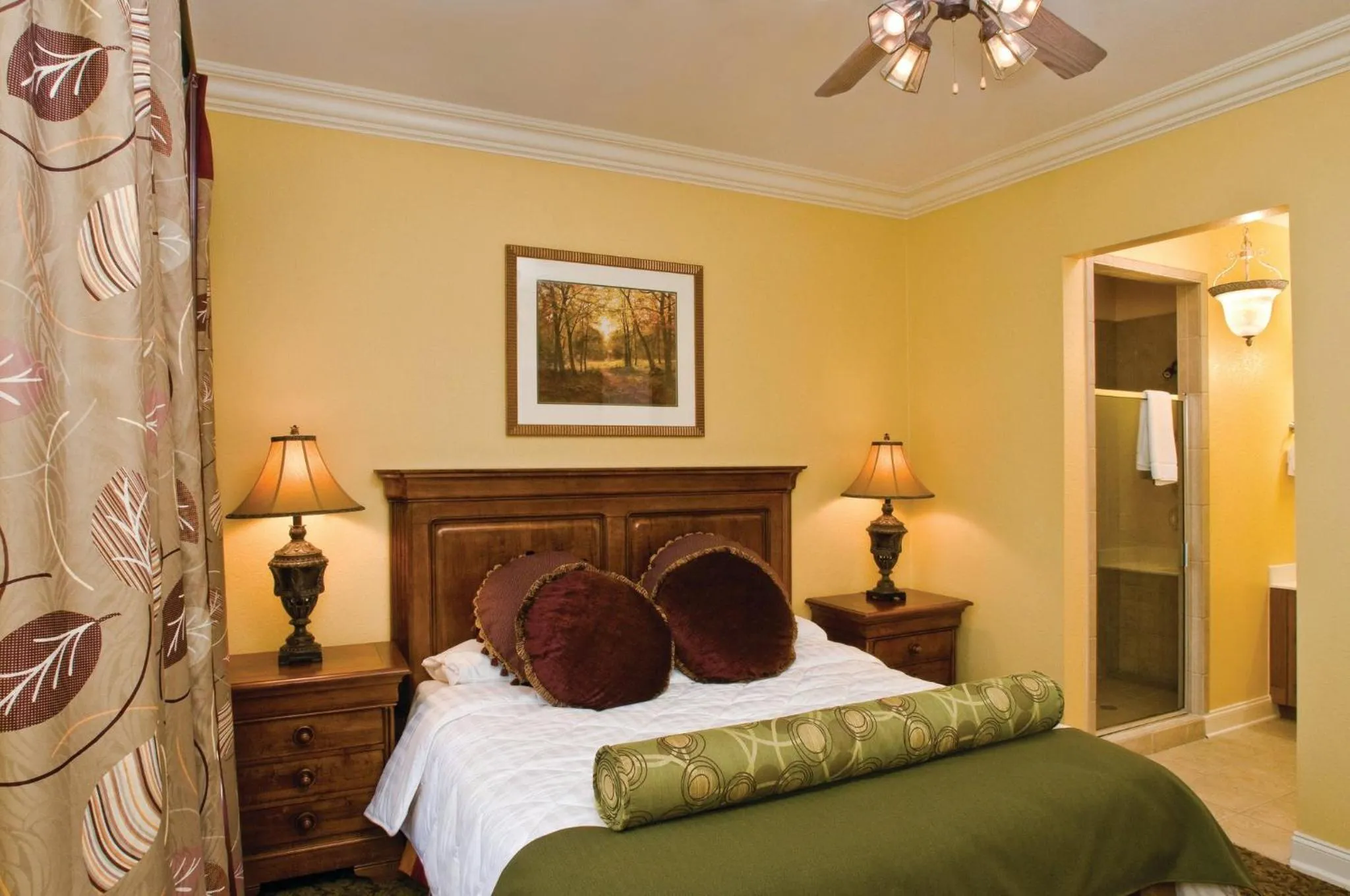 Bed in Club Wyndham Smoky Mountains