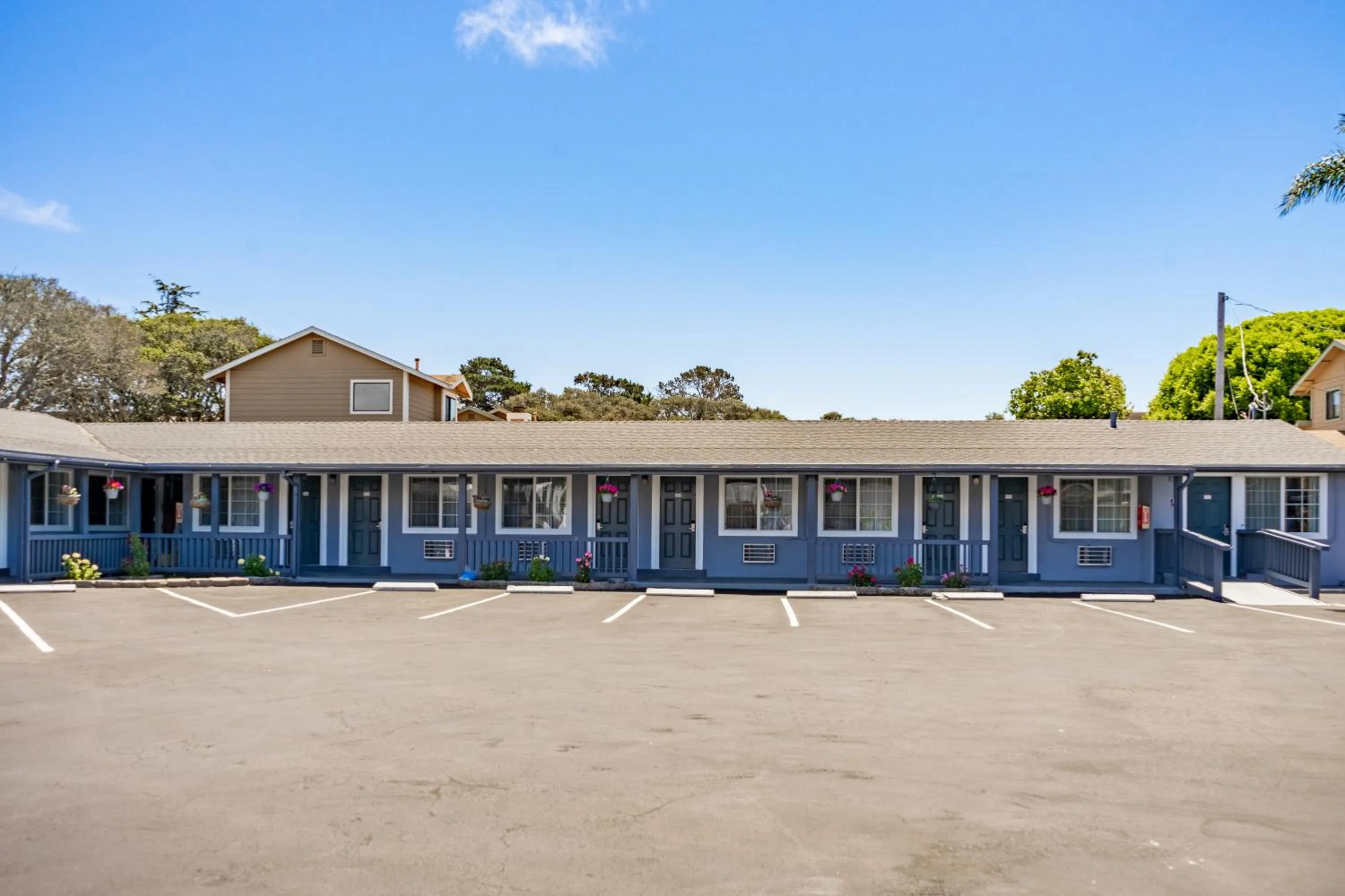Property building in The Monterey Fireplace Inn