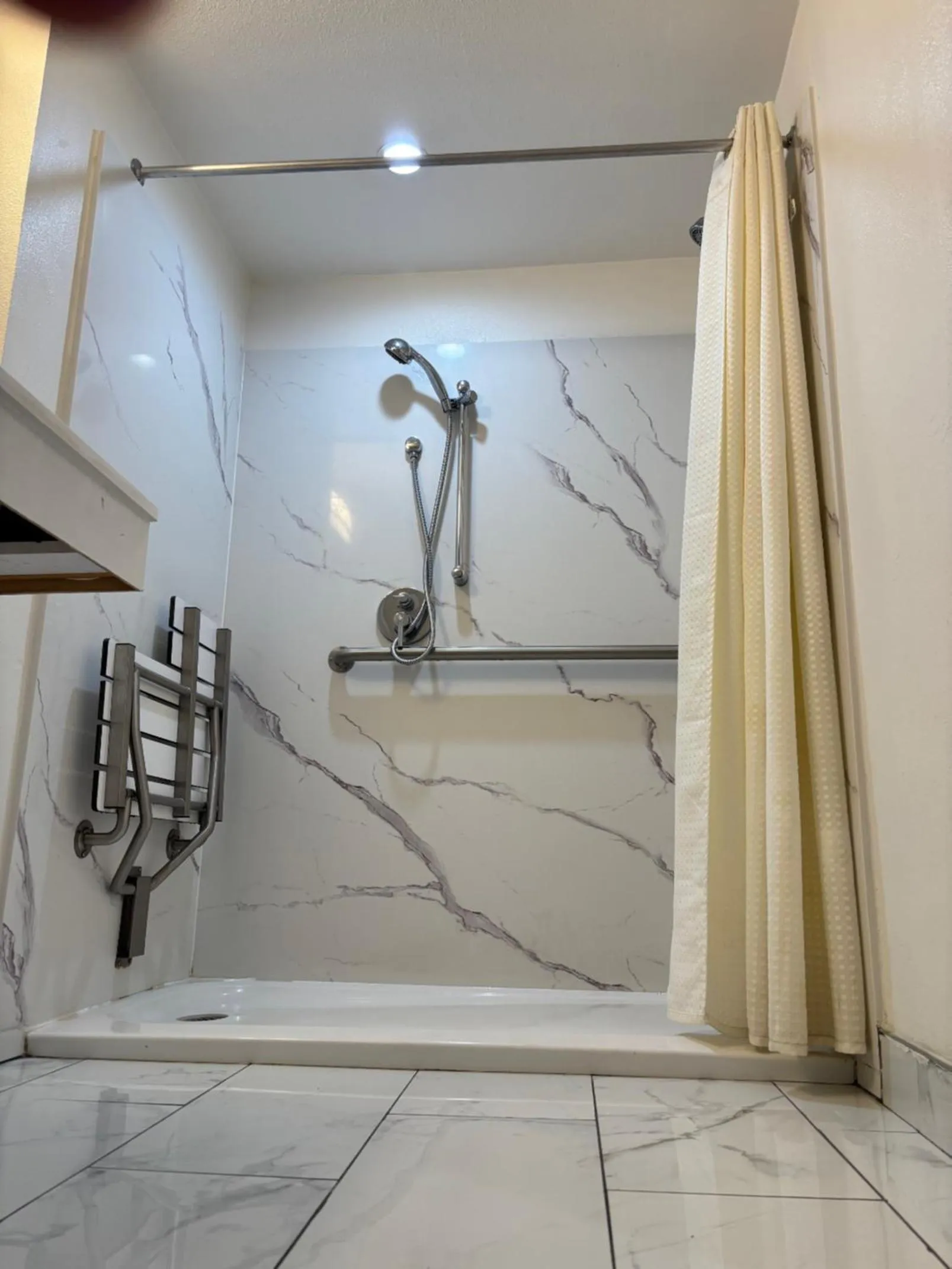 Bathroom in The Monterey Fireplace Inn