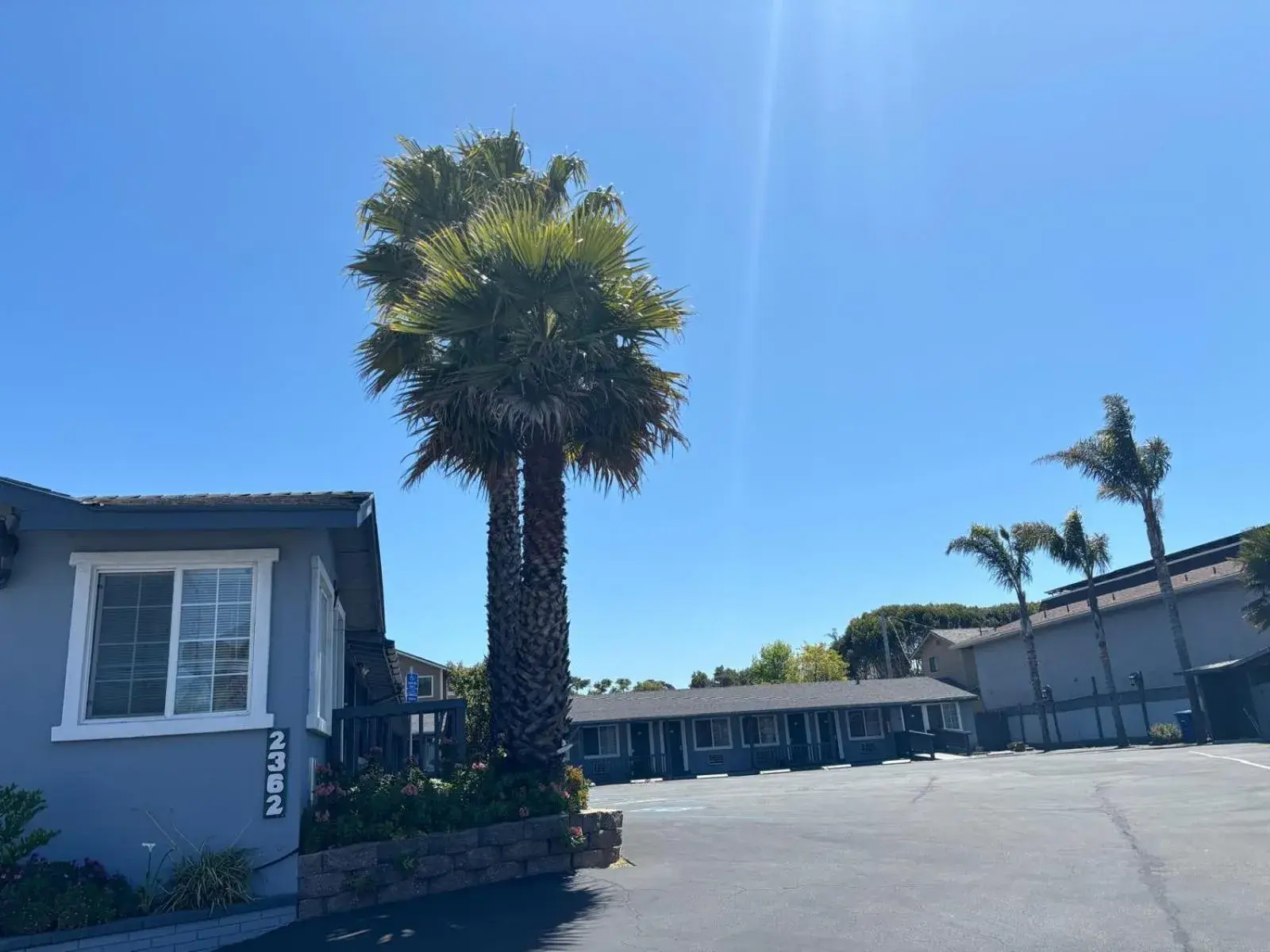 Day, Property Building in The Monterey Fireplace Inn