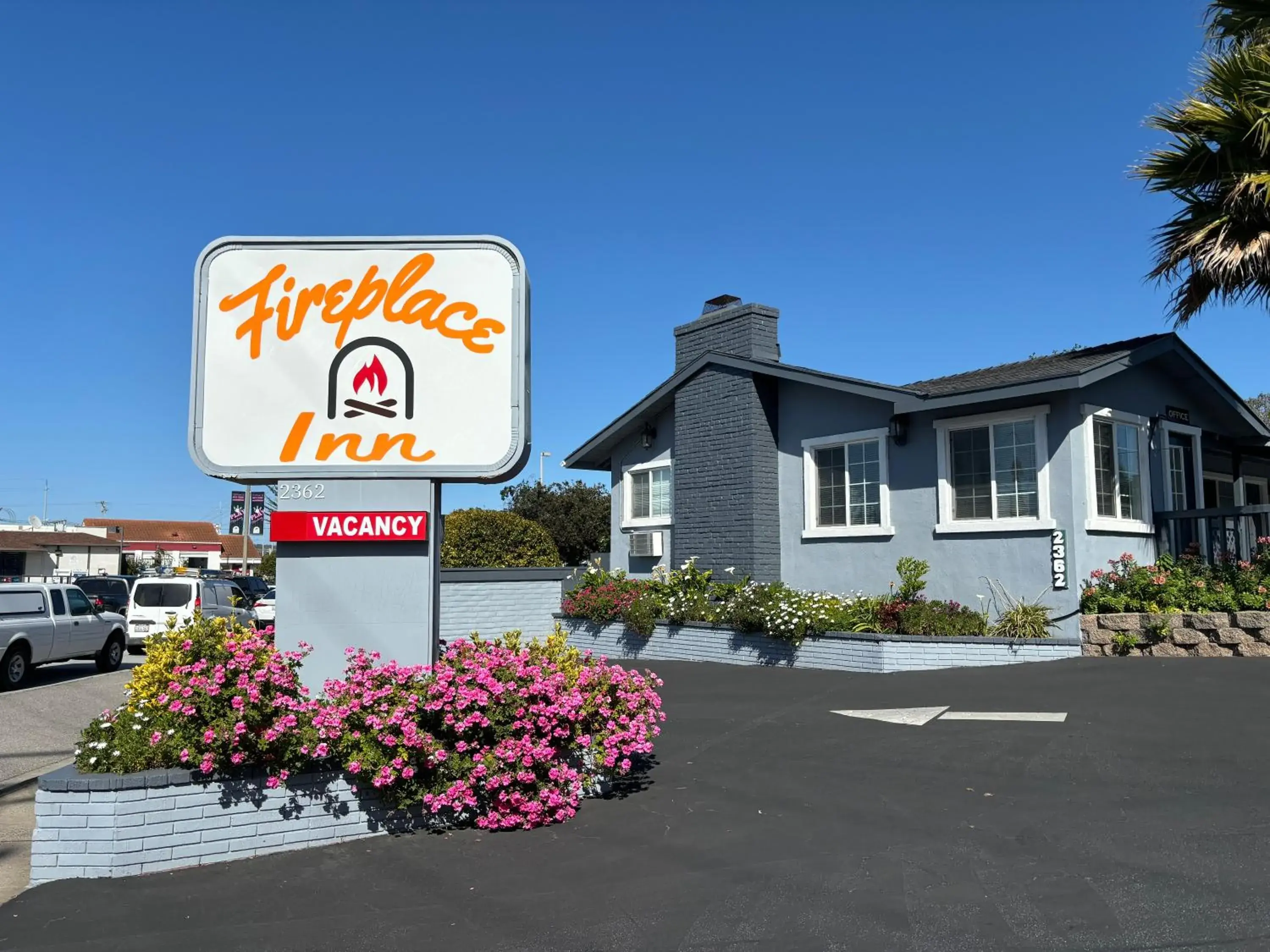 Street view, Property Building in The Monterey Fireplace Inn