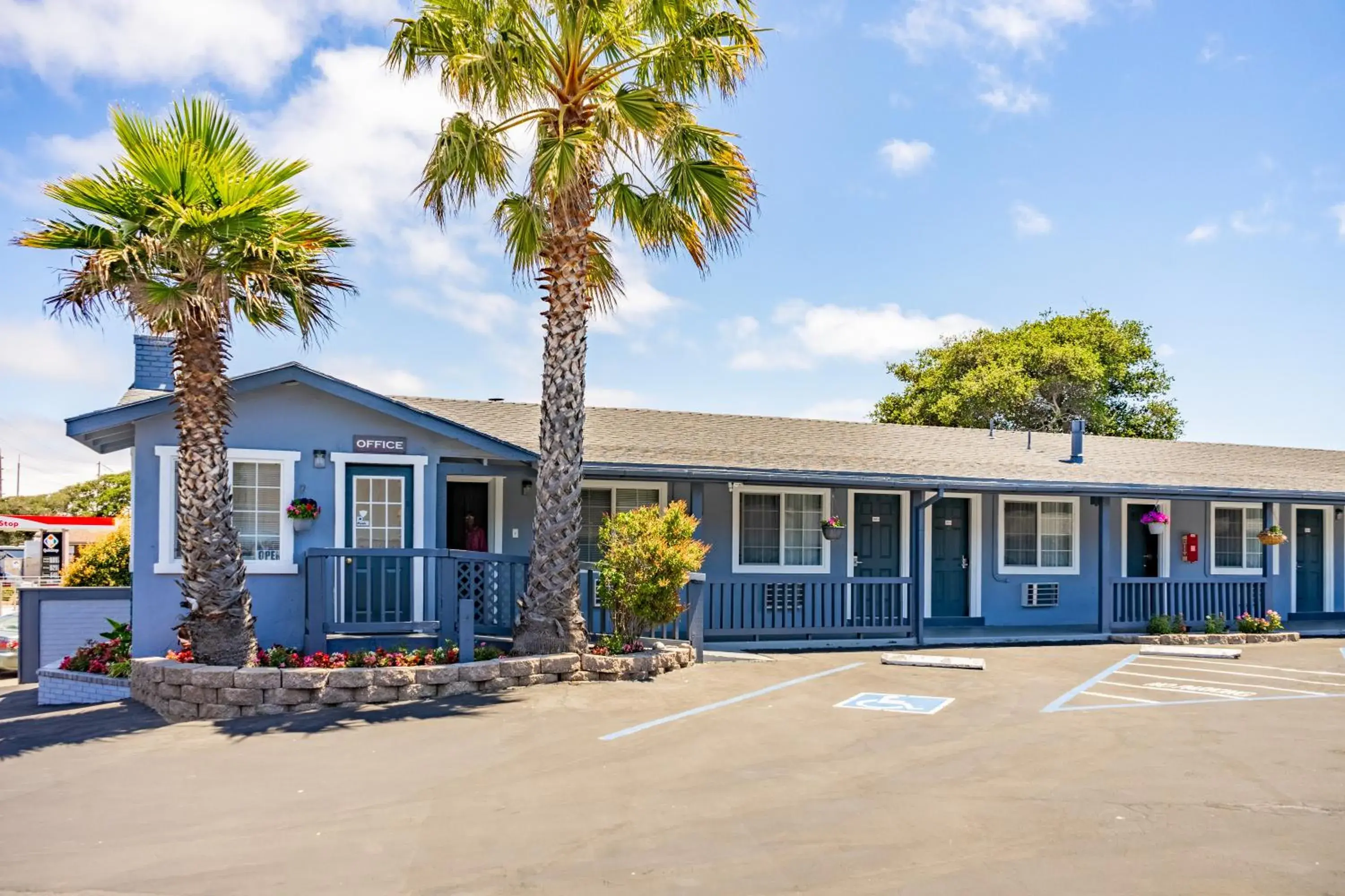 Property Building in The Monterey Fireplace Inn