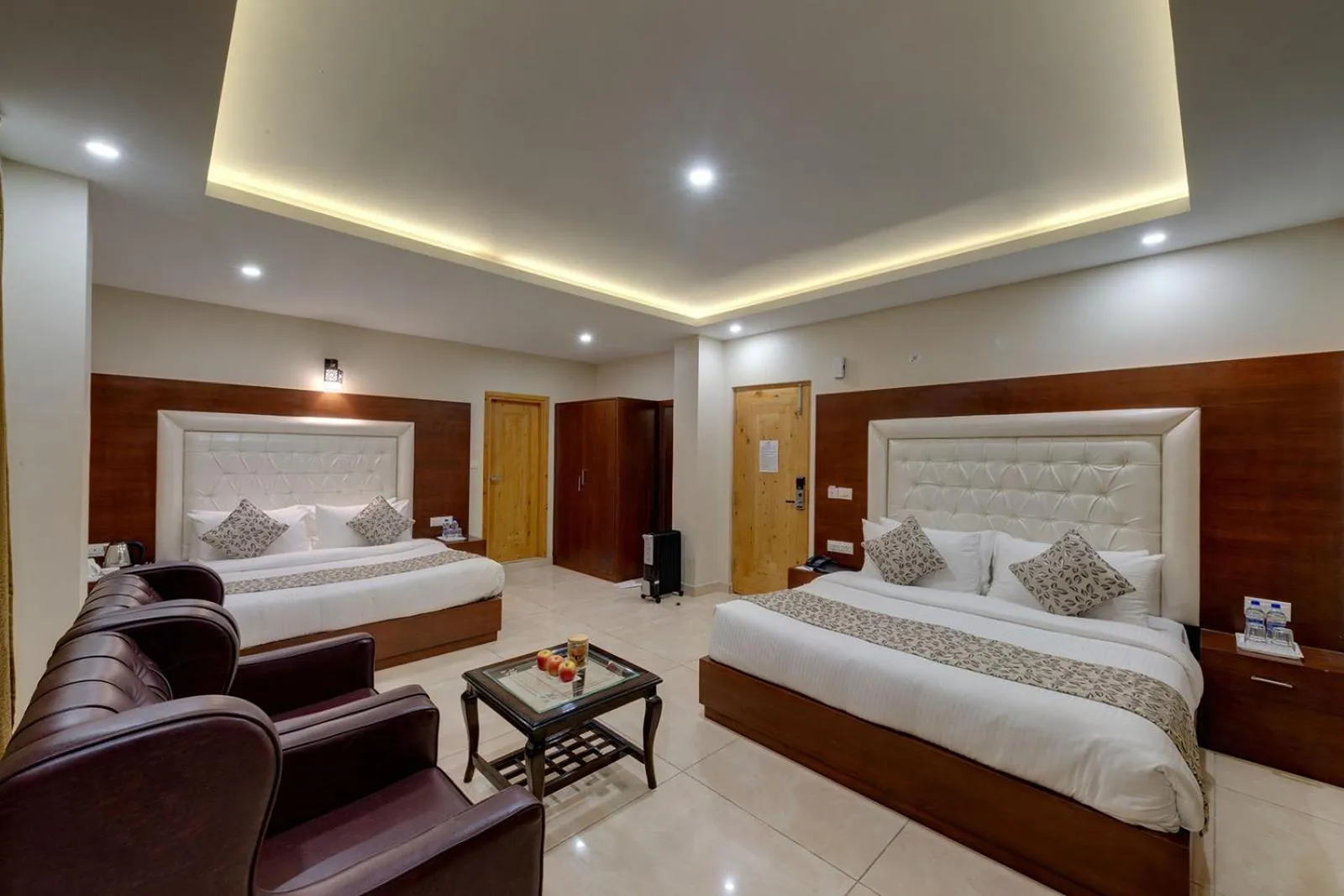 Photo of the whole room, Bed in Regenta Place Green Leaf Manali- A Centrally Heated Resort