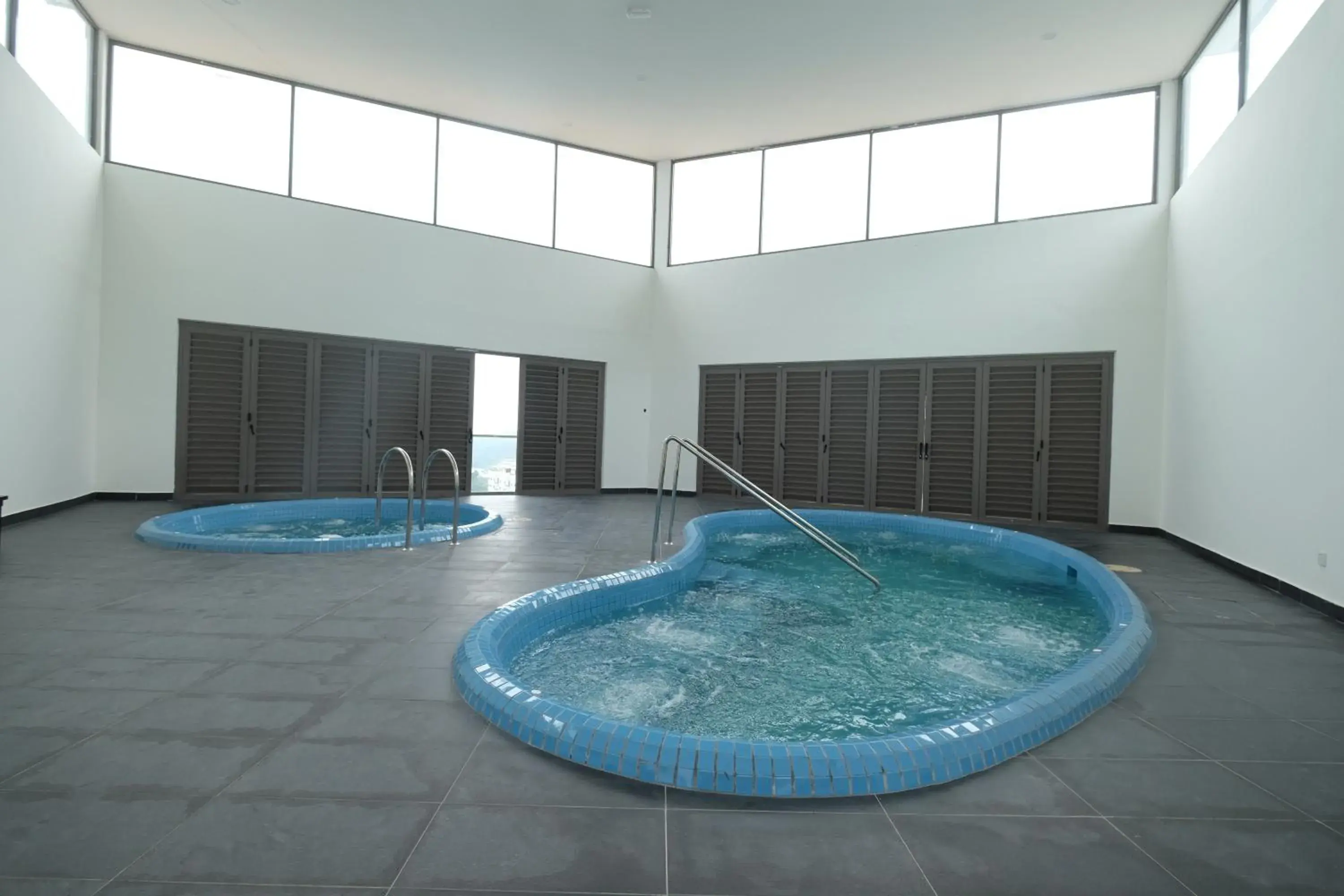 Hot Tub in PLAY at Palas Horizon @ Kea Farm Hot Tub in PLAY at Palas Horizon @ Kea Farm