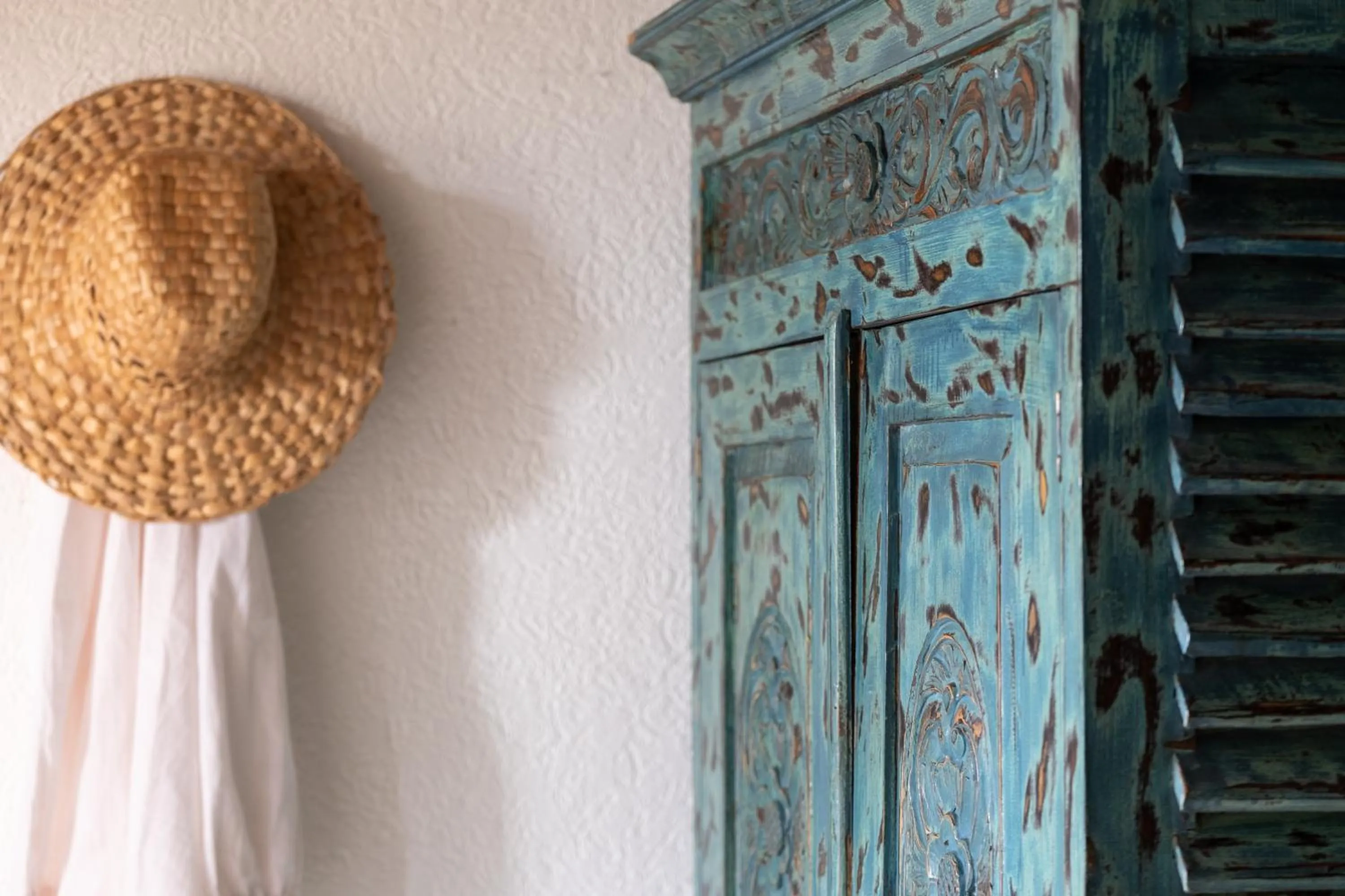 wardrobe in Hotel Villa Balidendê