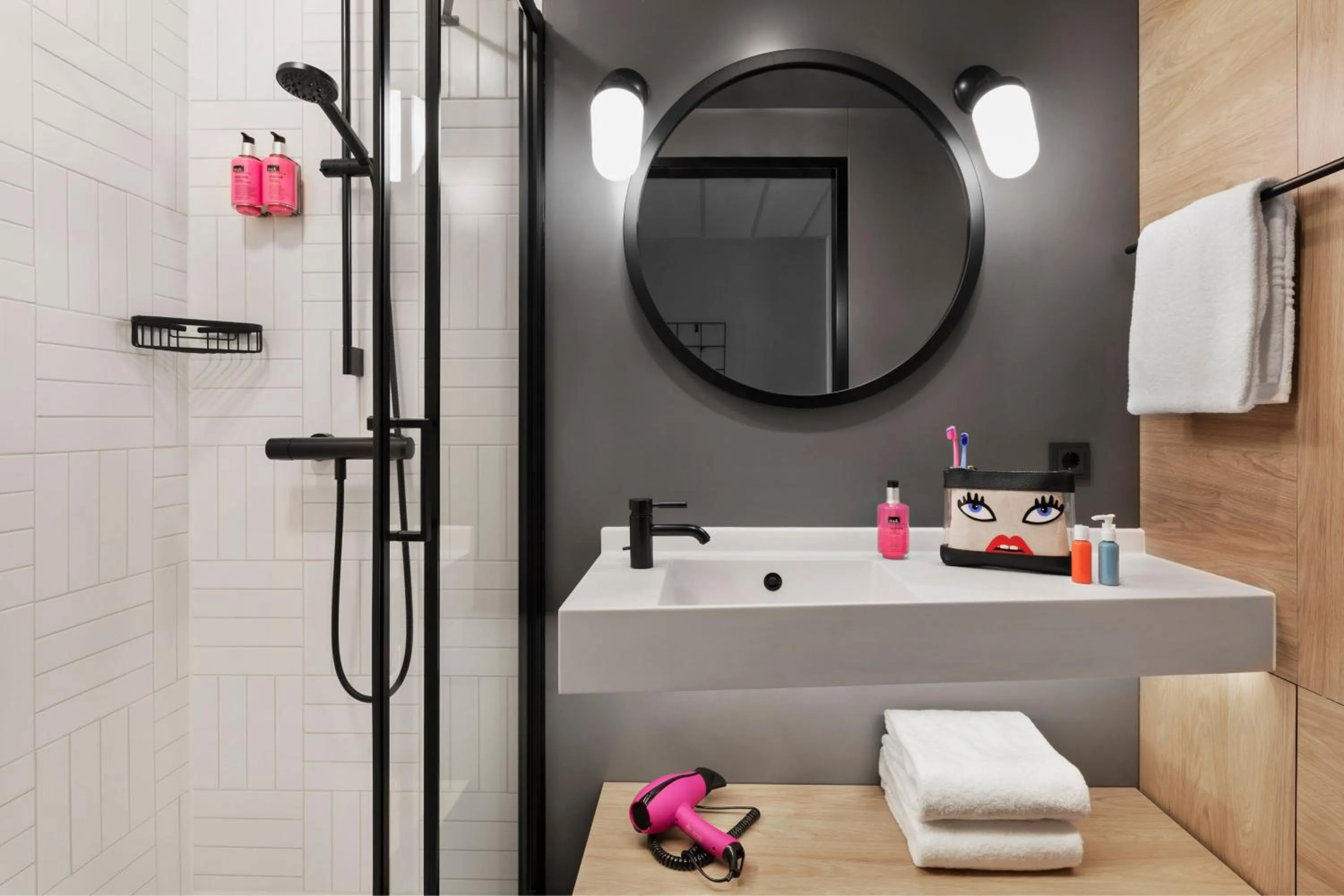 Bathroom in Moxy Duesseldorf City