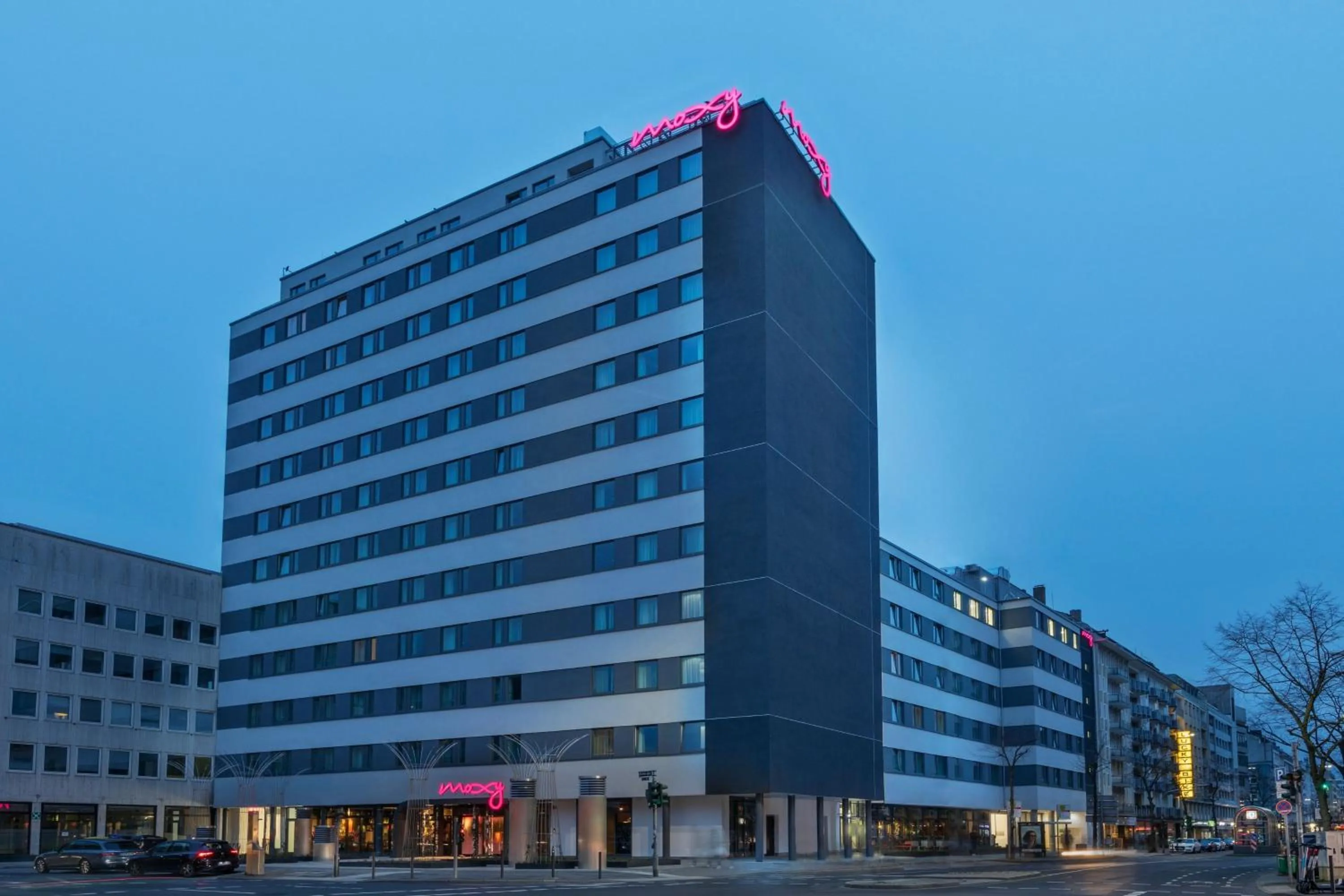 Property building in Moxy Duesseldorf City