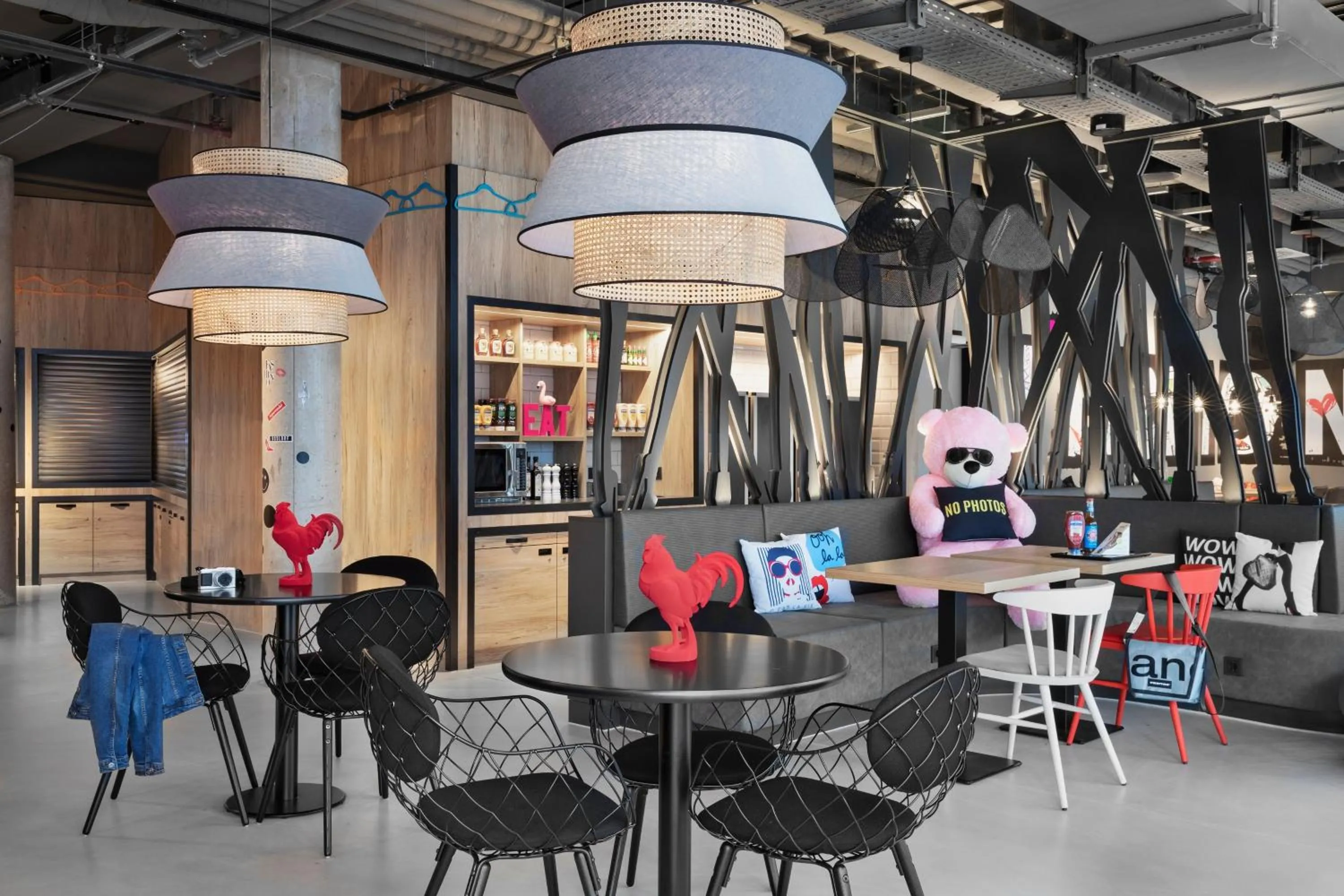 Restaurant/places to eat in Moxy Duesseldorf City