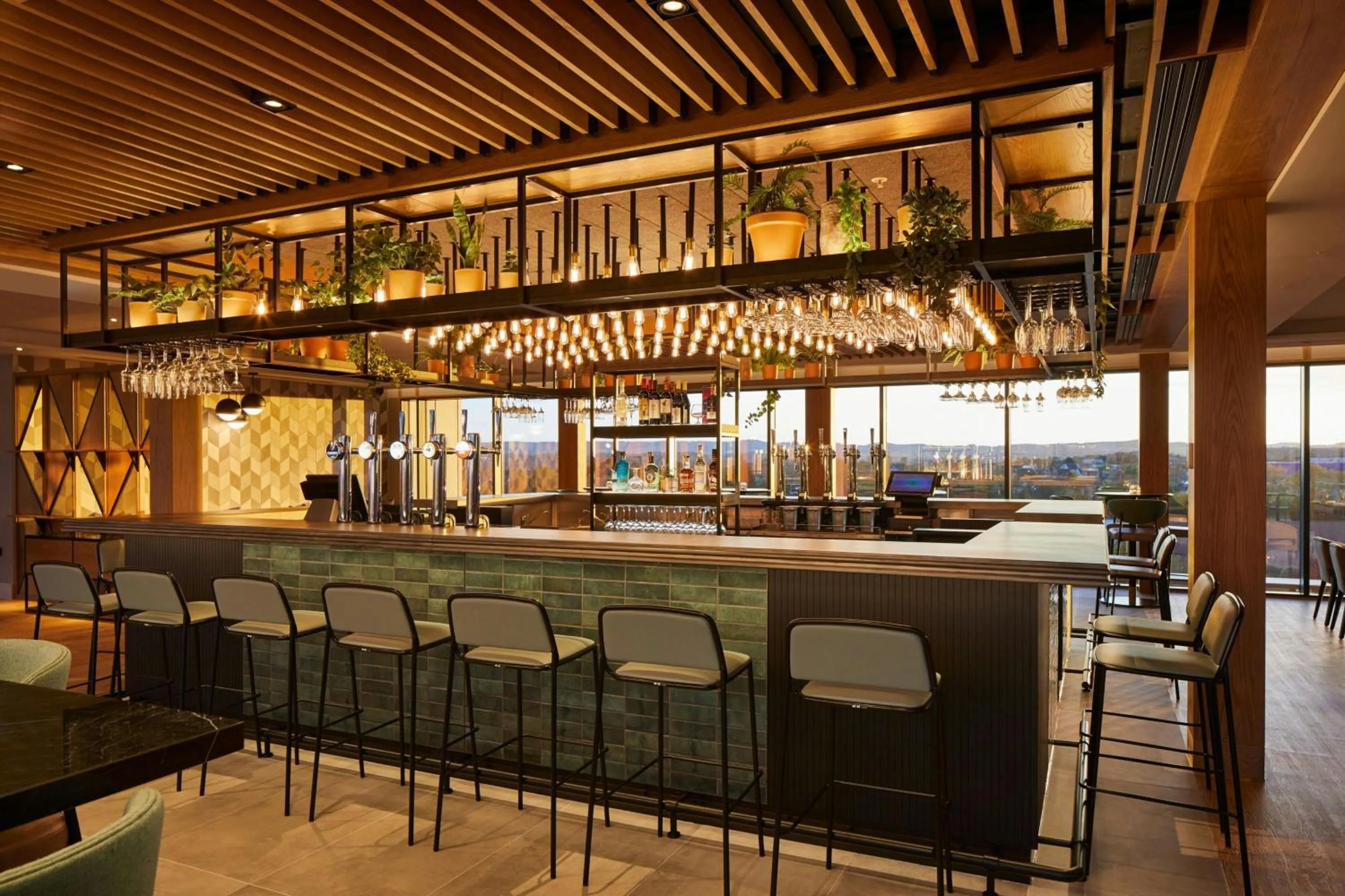 Lounge or bar in Courtyard by Marriott Exeter Sandy Park