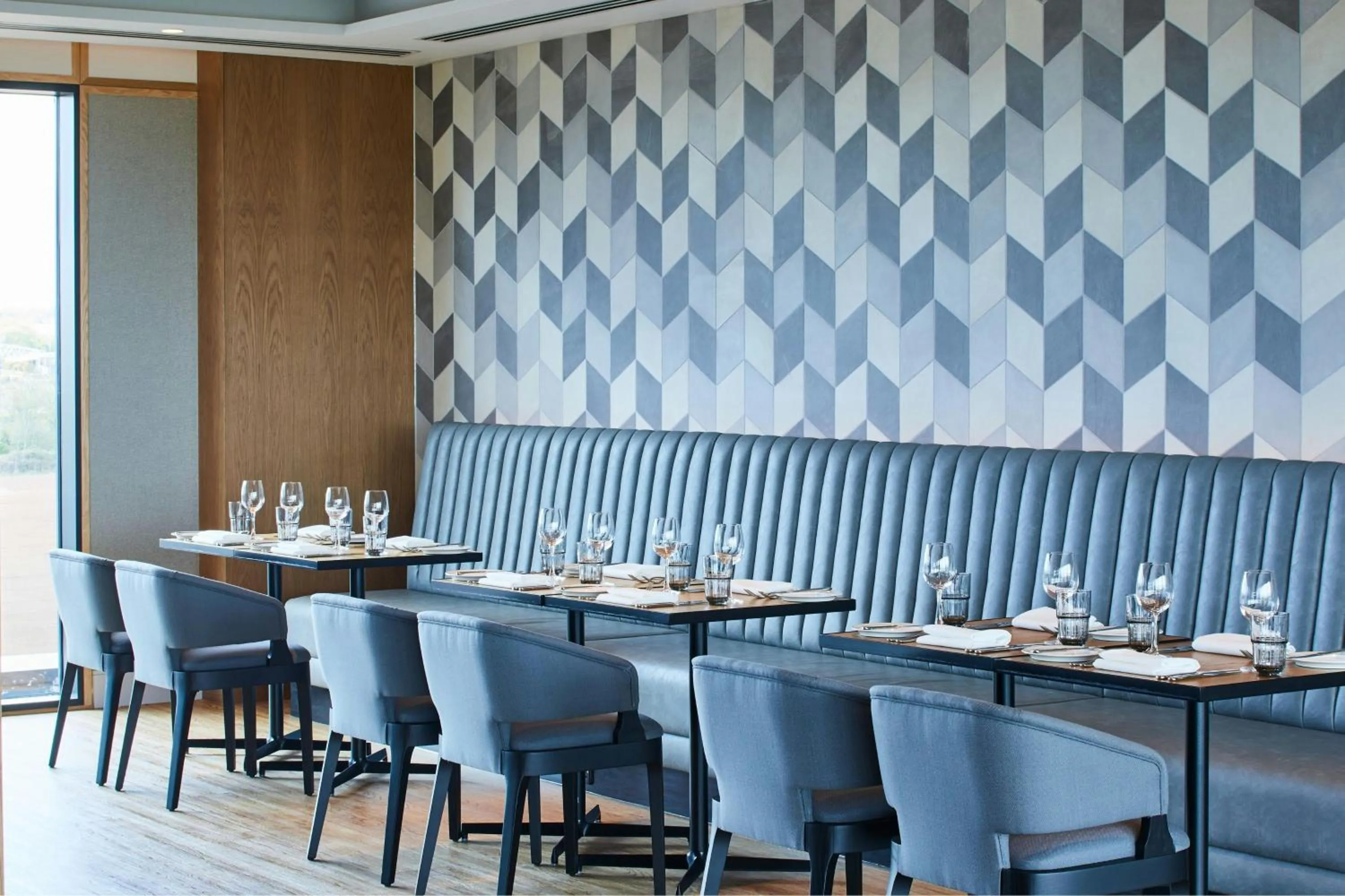 Restaurant/places to eat in Courtyard by Marriott Exeter Sandy Park