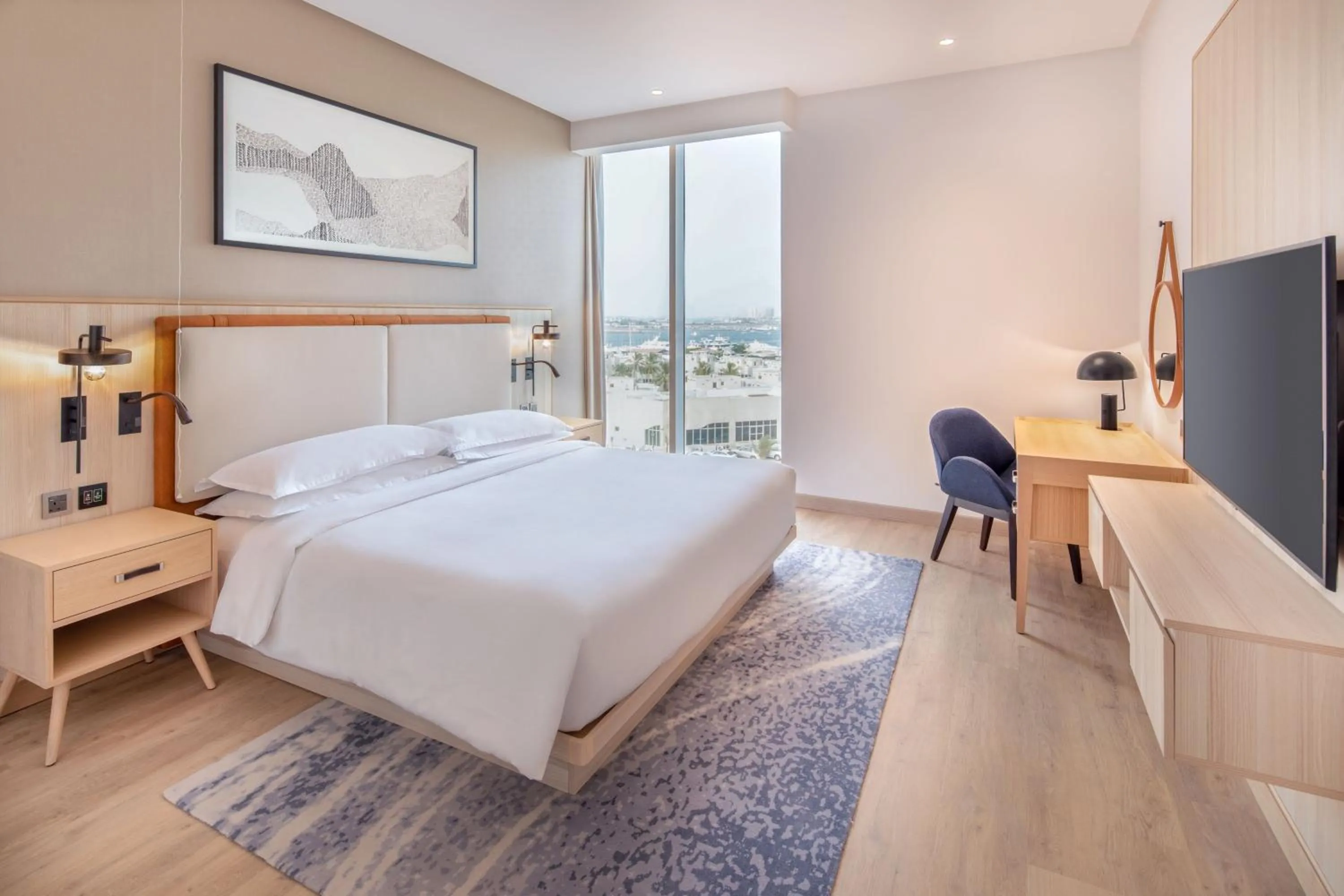 Photo of the whole room, Bed in Four Points by Sheraton Jeddah Corniche