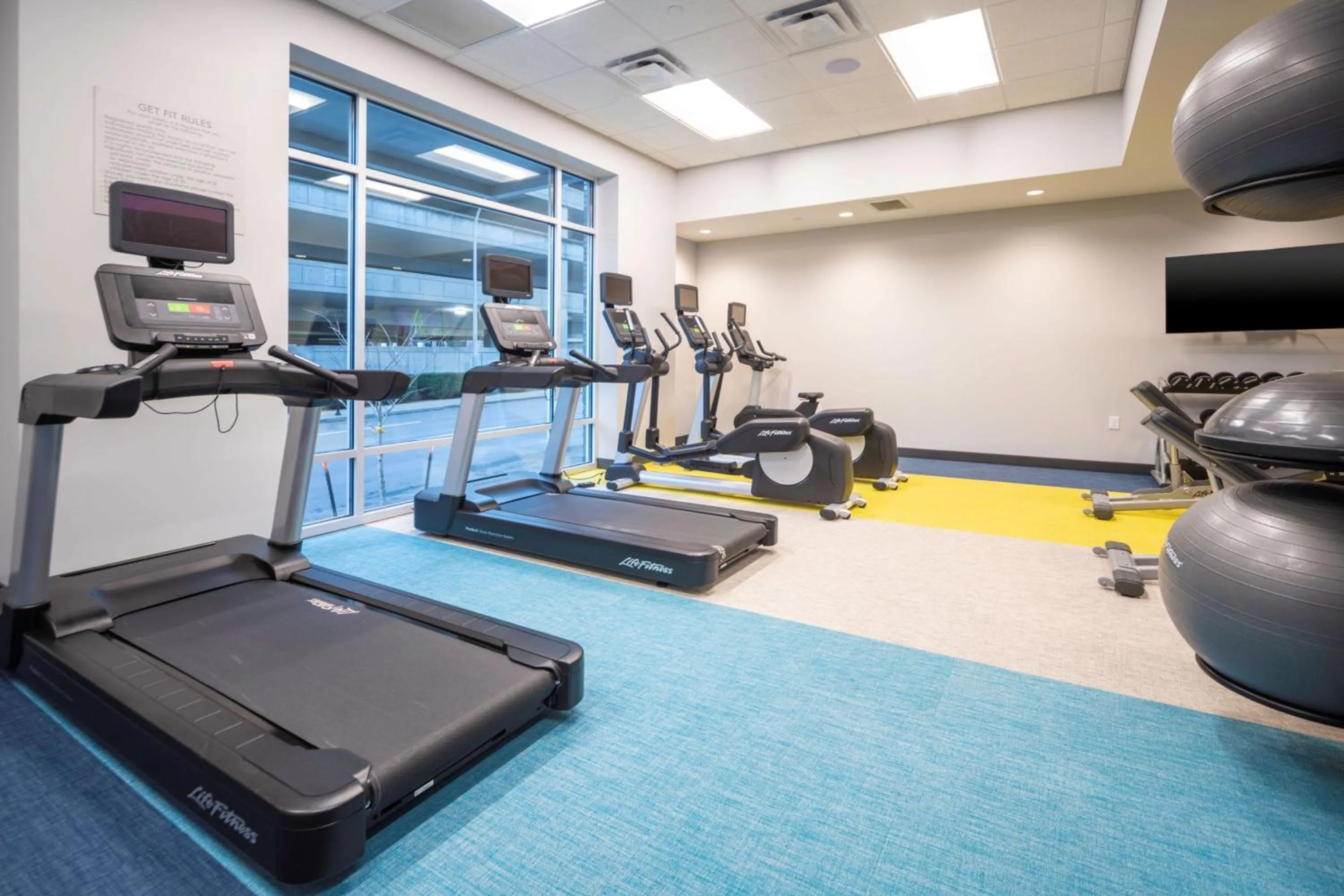 Fitness centre/facilities in TownePlace Suites by Marriott Louisville Downtown