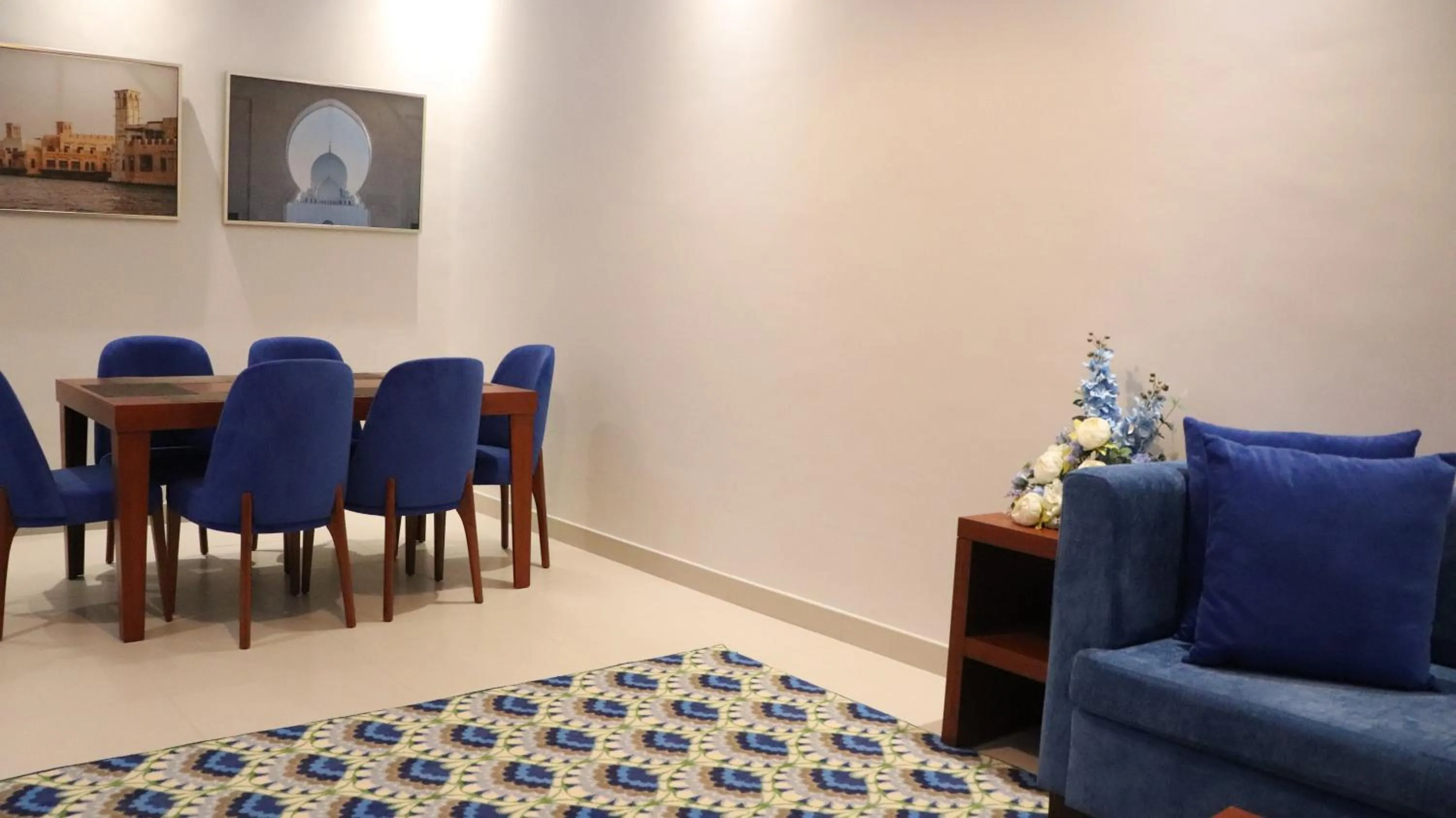 Dining area in Al Riyadh Hotel Apartments