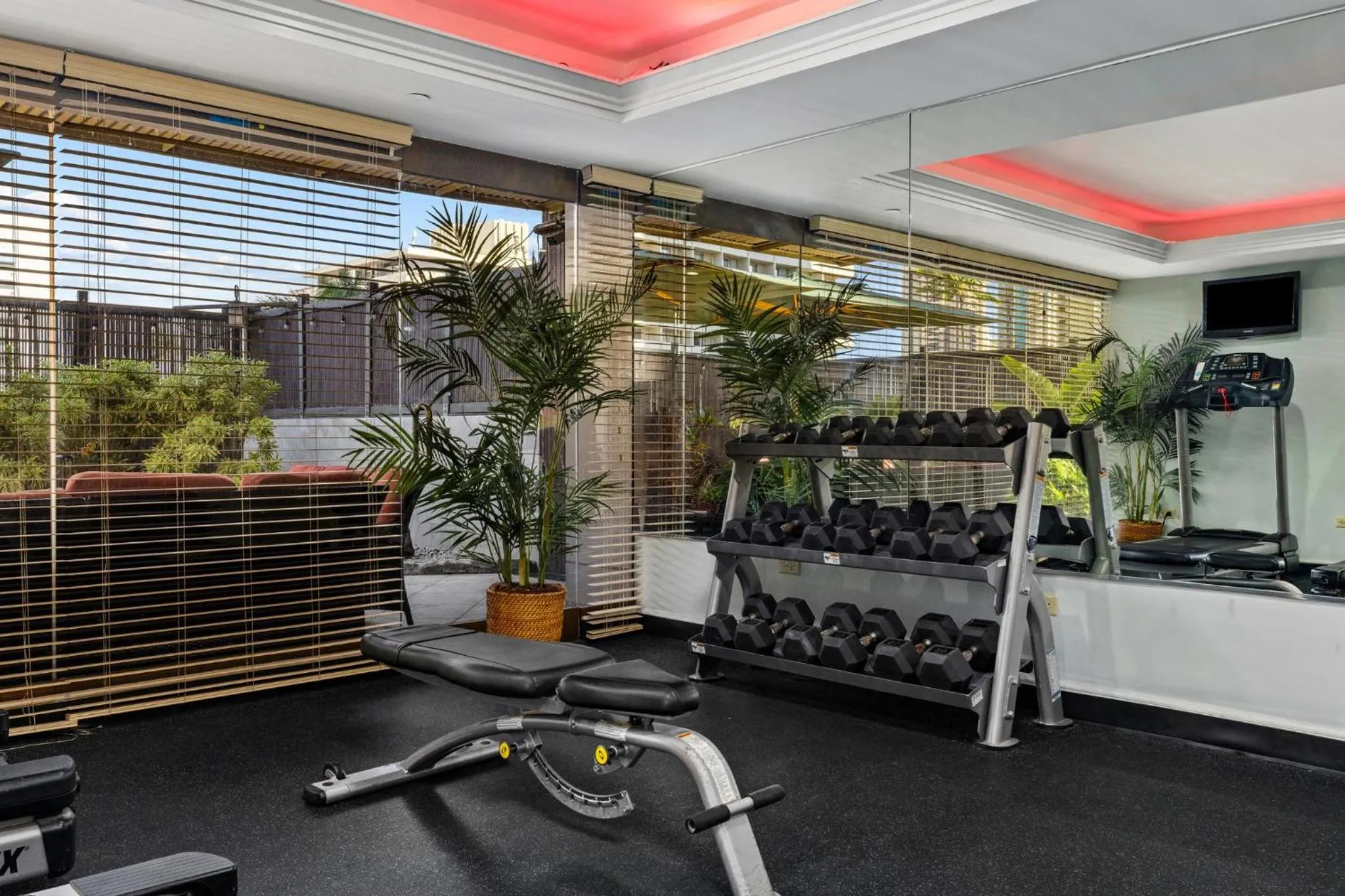 Fitness centre/facilities in Wyndham Vacation Resorts Royal Garden at Waikiki