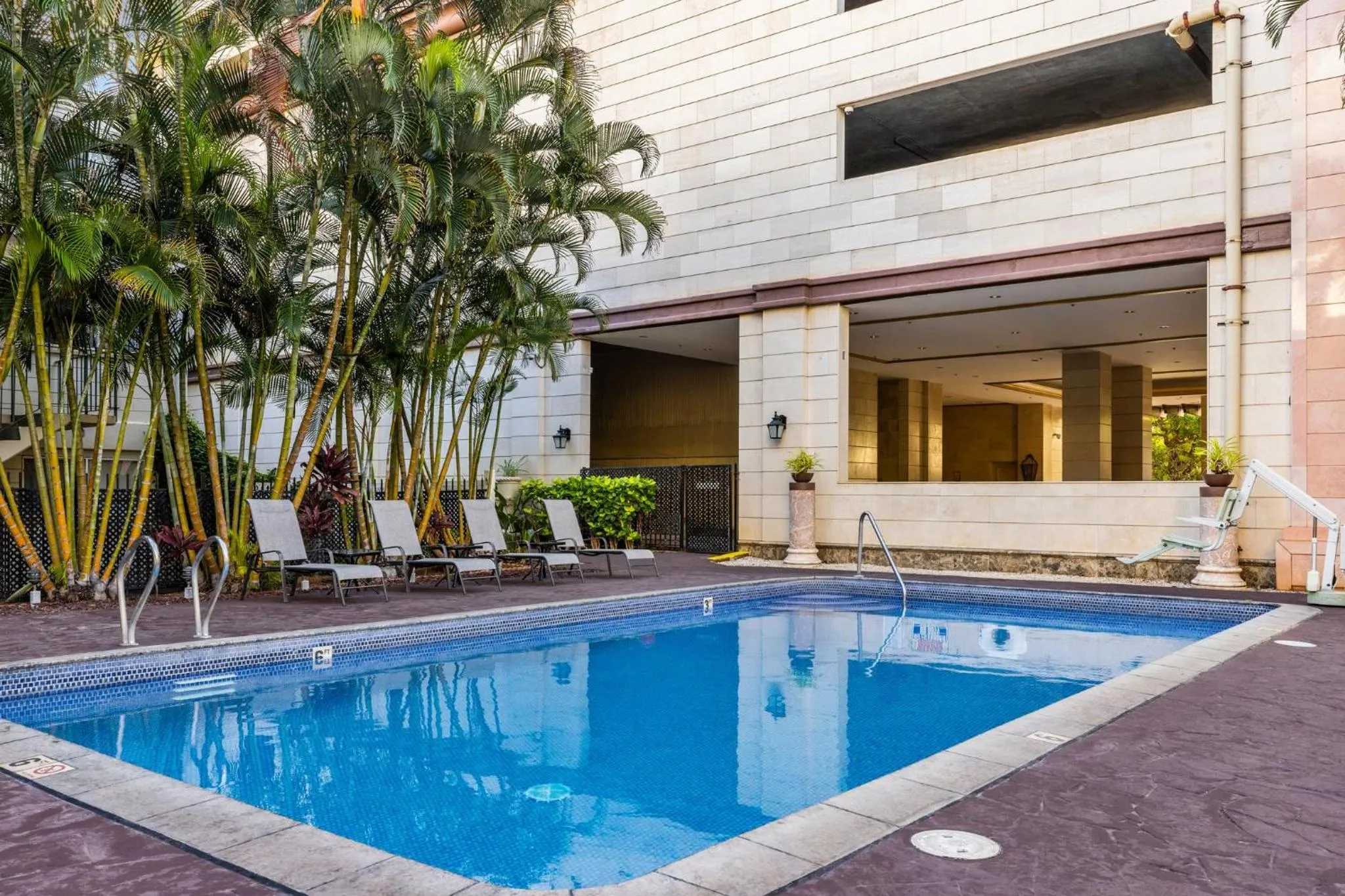 Swimming pool in Wyndham Vacation Resorts Royal Garden at Waikiki