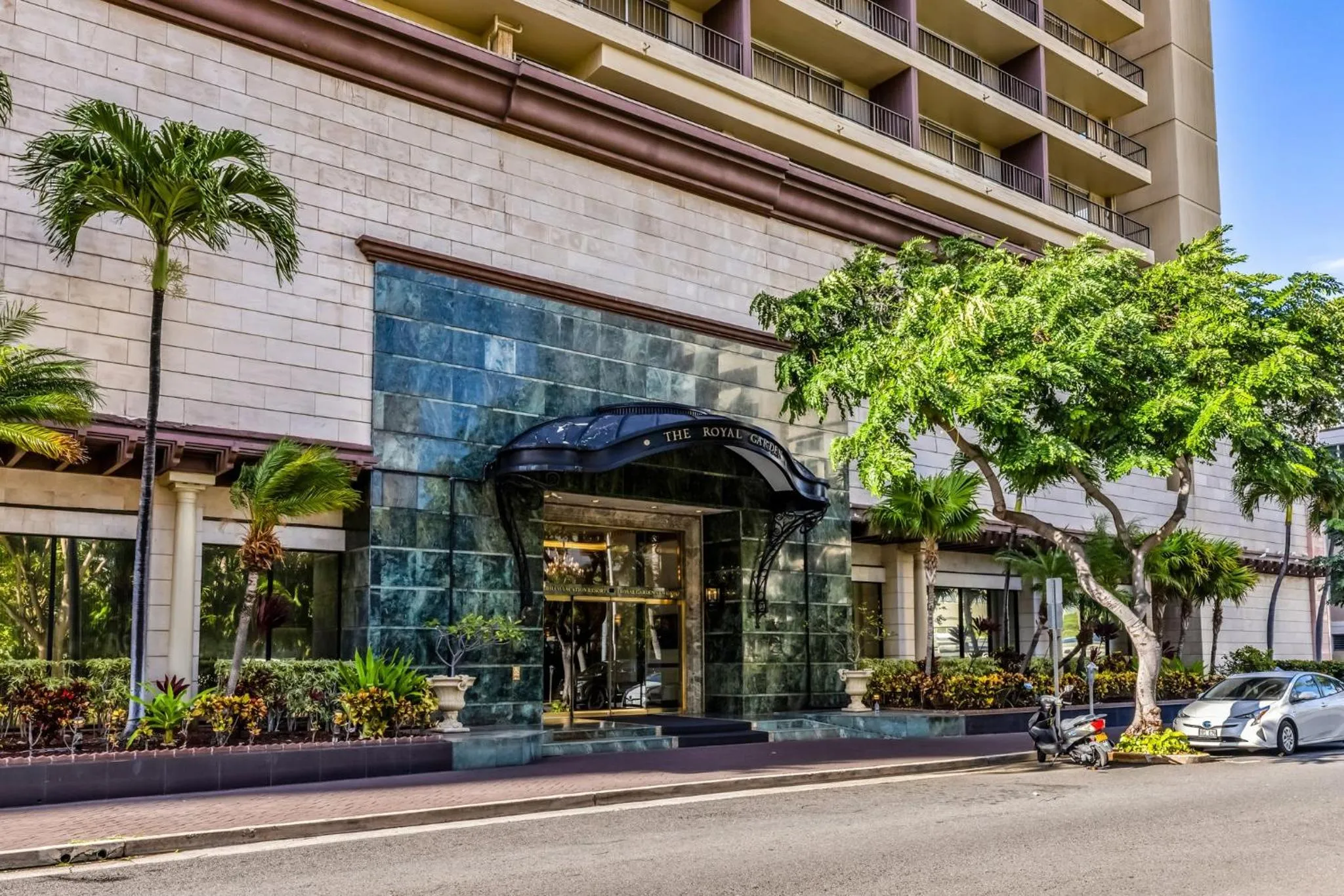 Property building in Wyndham Vacation Resorts Royal Garden at Waikiki