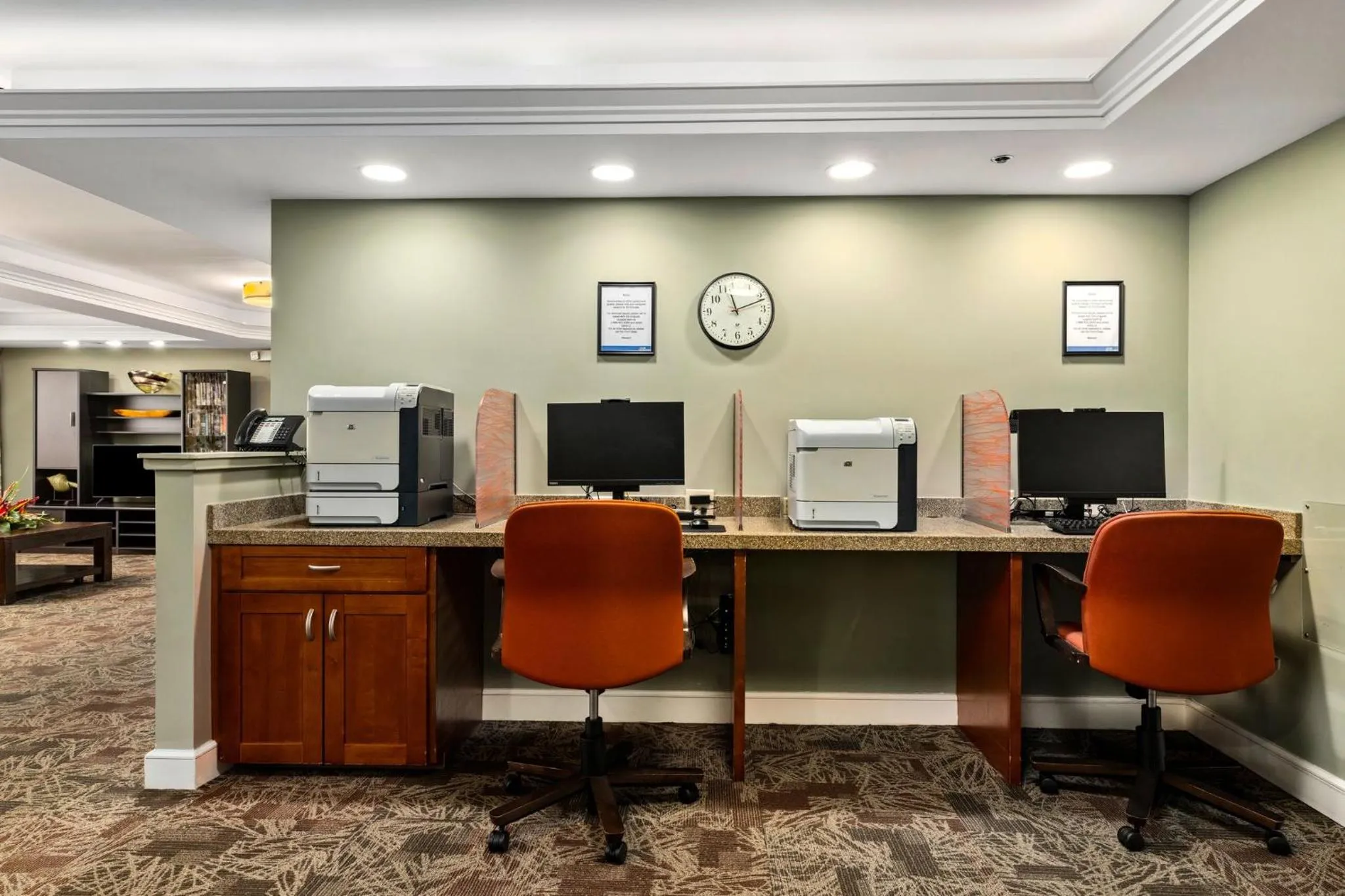 Business facilities in Wyndham Vacation Resorts Royal Garden at Waikiki