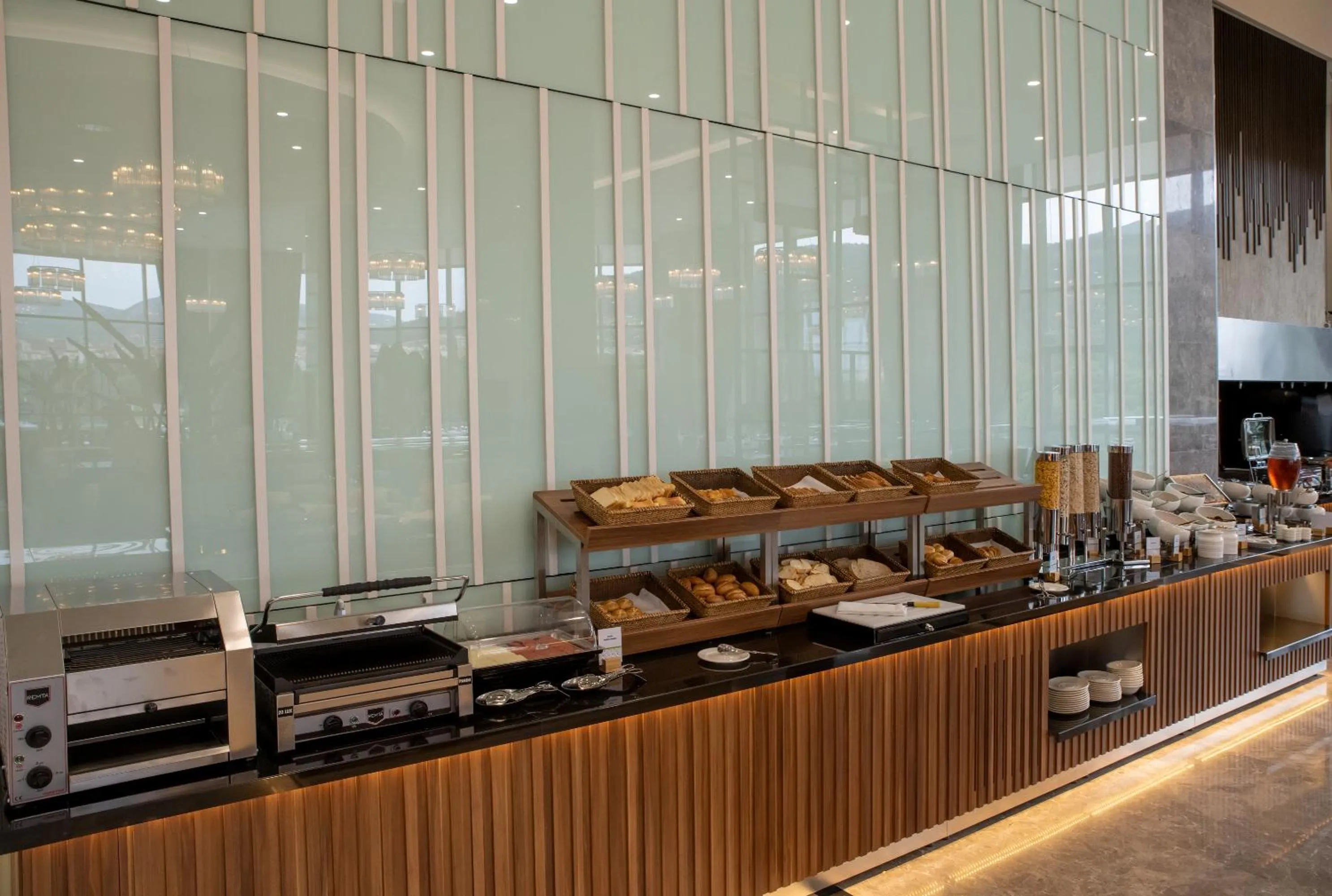 Restaurant/places to eat in DoubleTree by Hilton Manisa