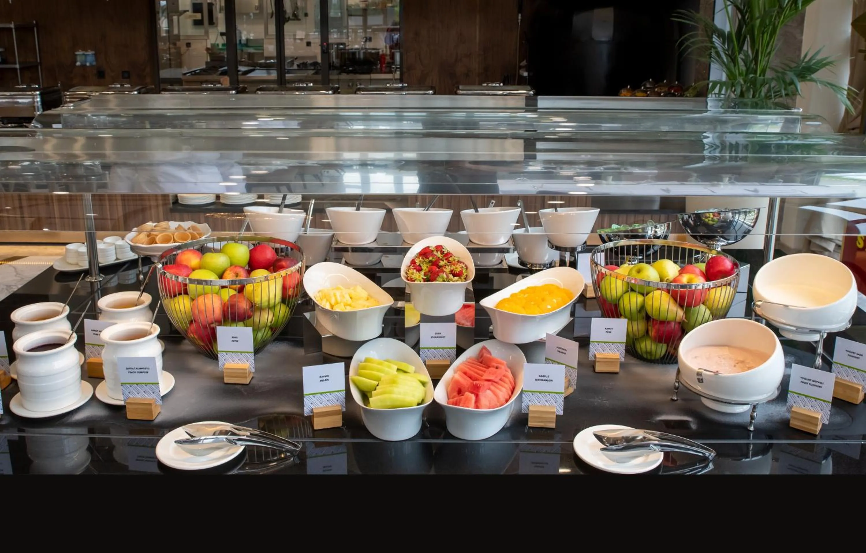 Restaurant/places to eat in DoubleTree by Hilton Manisa