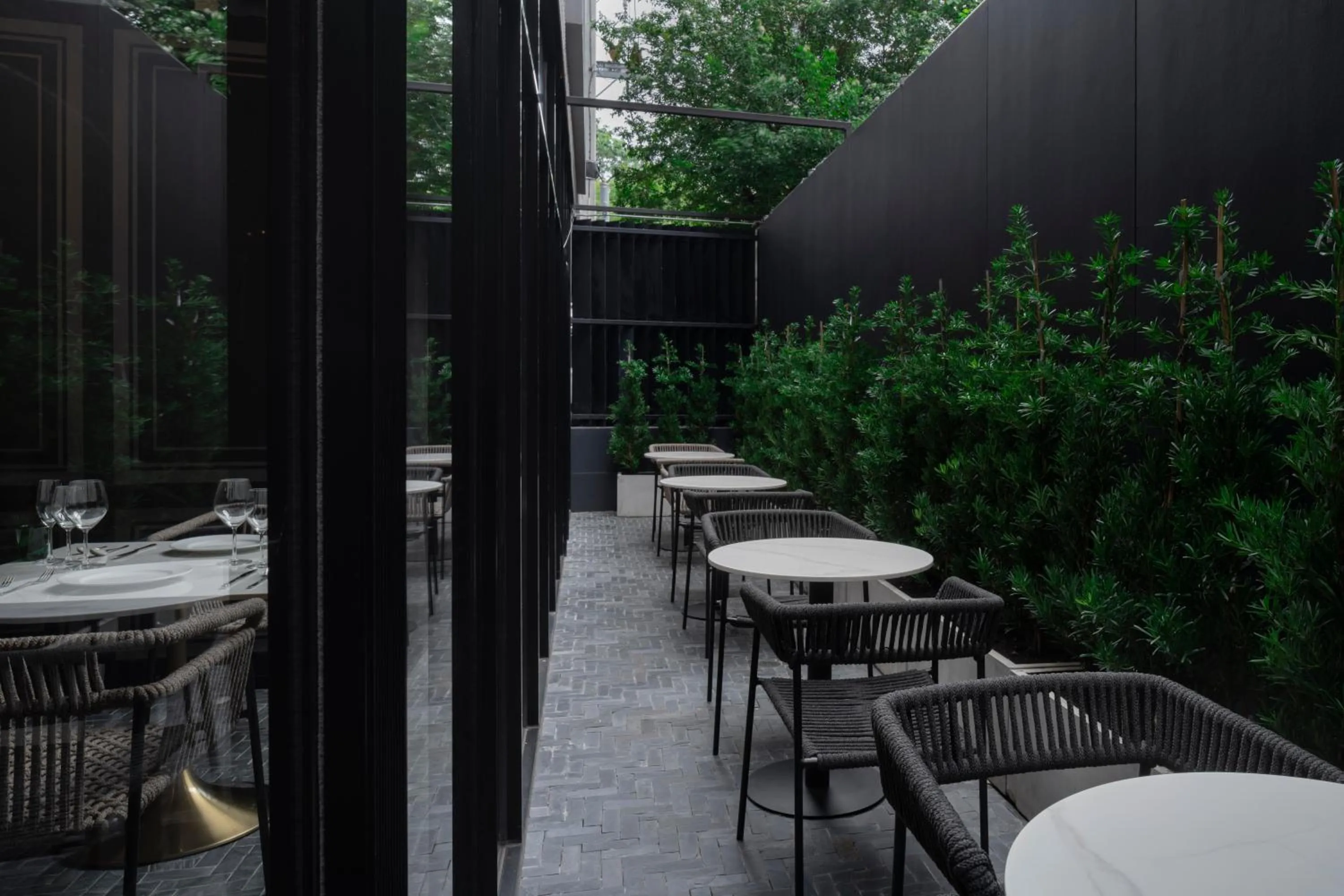 Restaurant/places to eat in PASSA Hotel Bangkok