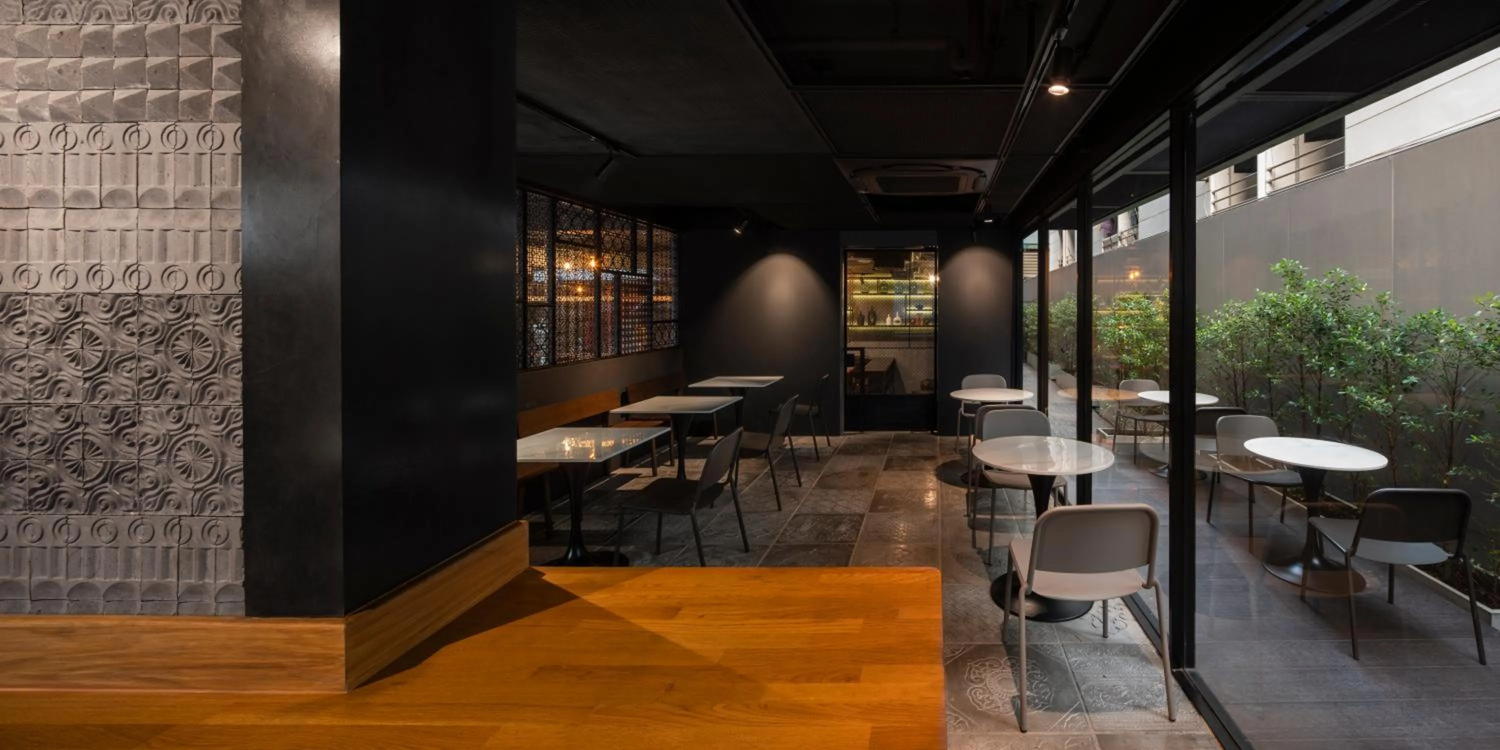 Restaurant/places to eat in PASSA Hotel Bangkok