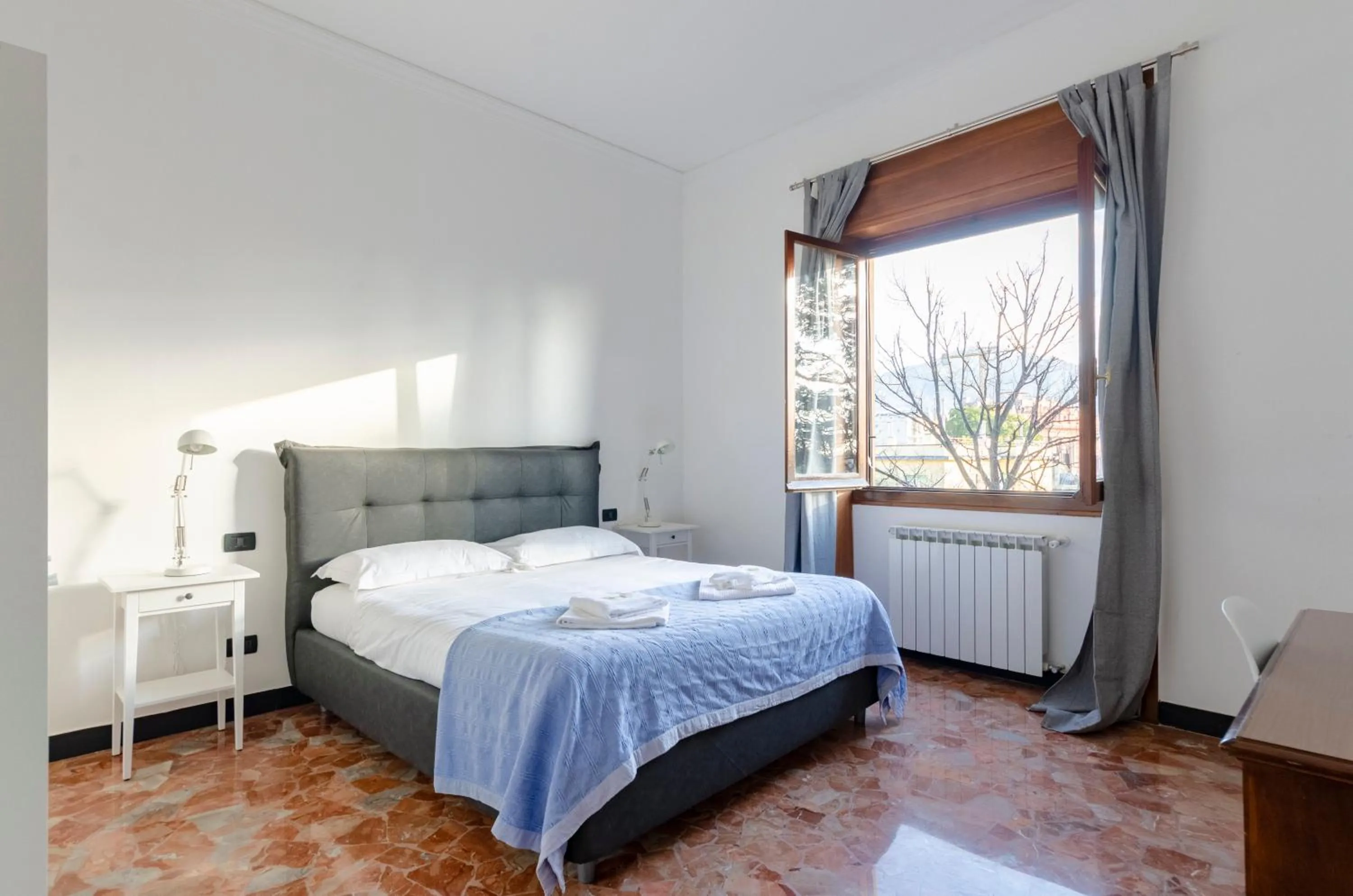 Bed in JOIVY Apt for 7 Perfect for Families close to Beaches