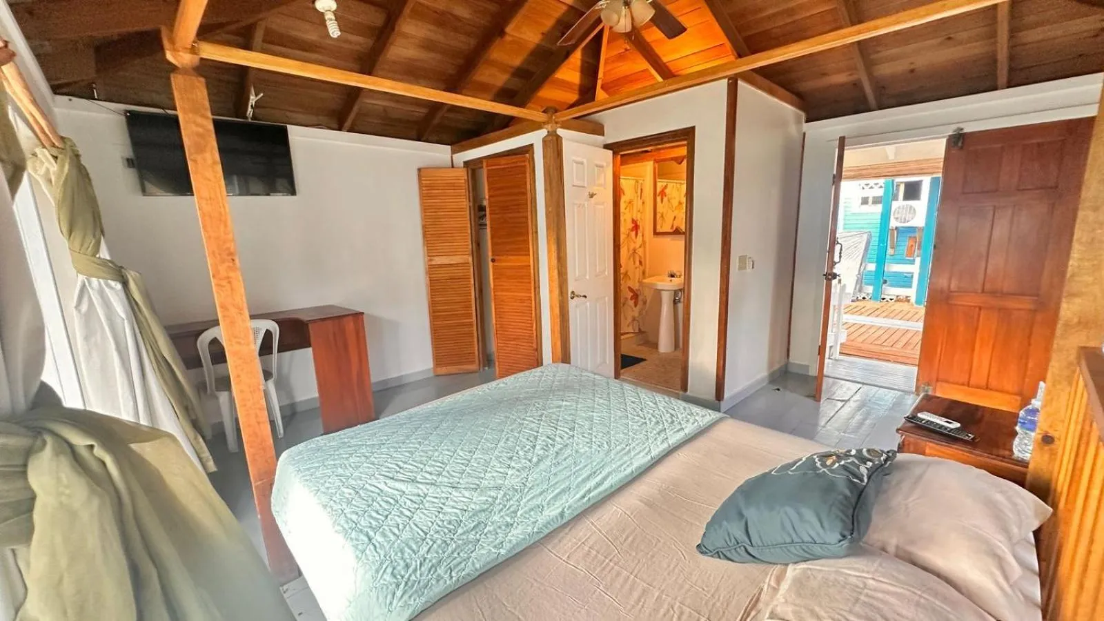 Las Palmas Beach Hotel