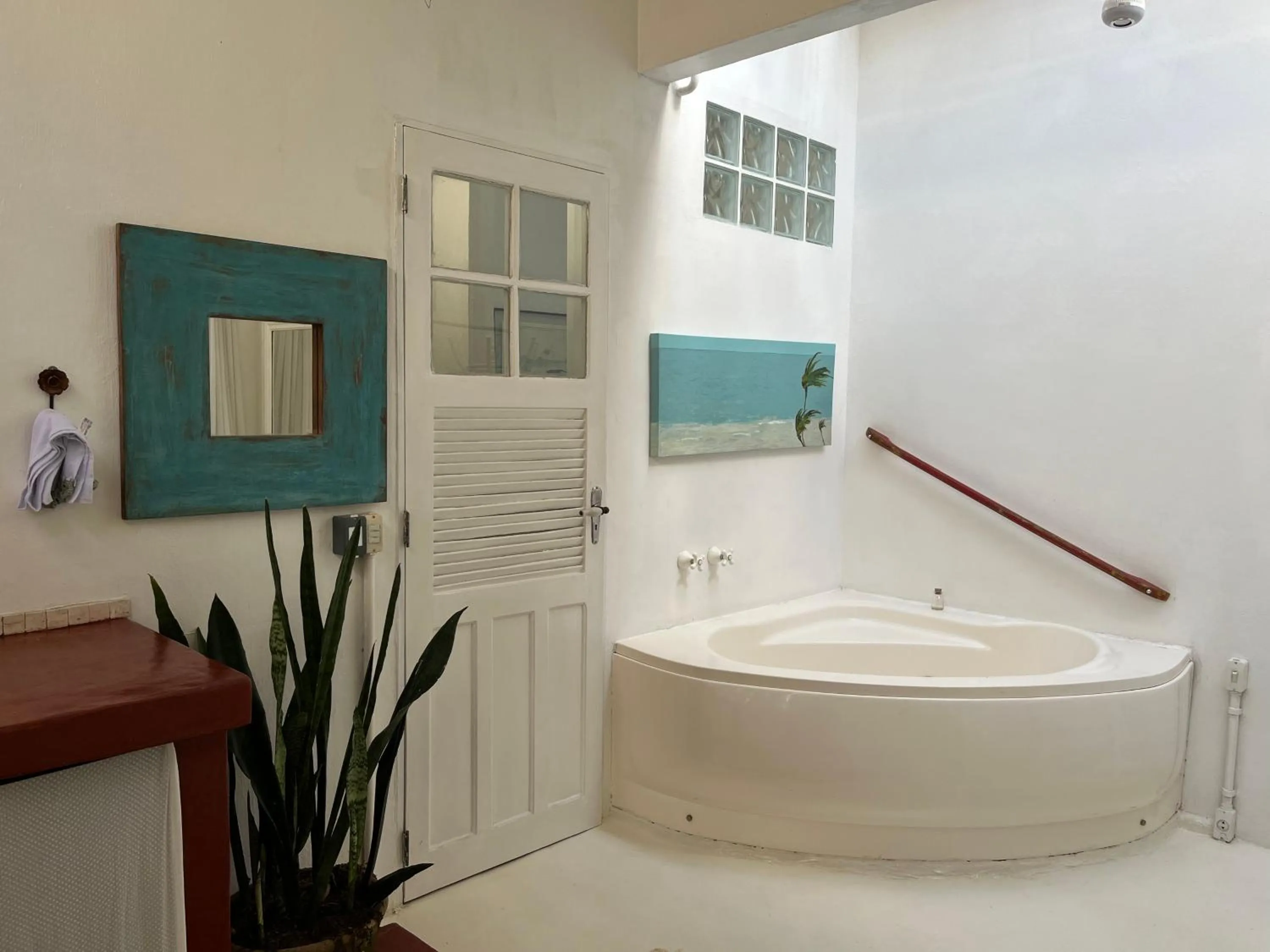 Hot Tub in Oca House