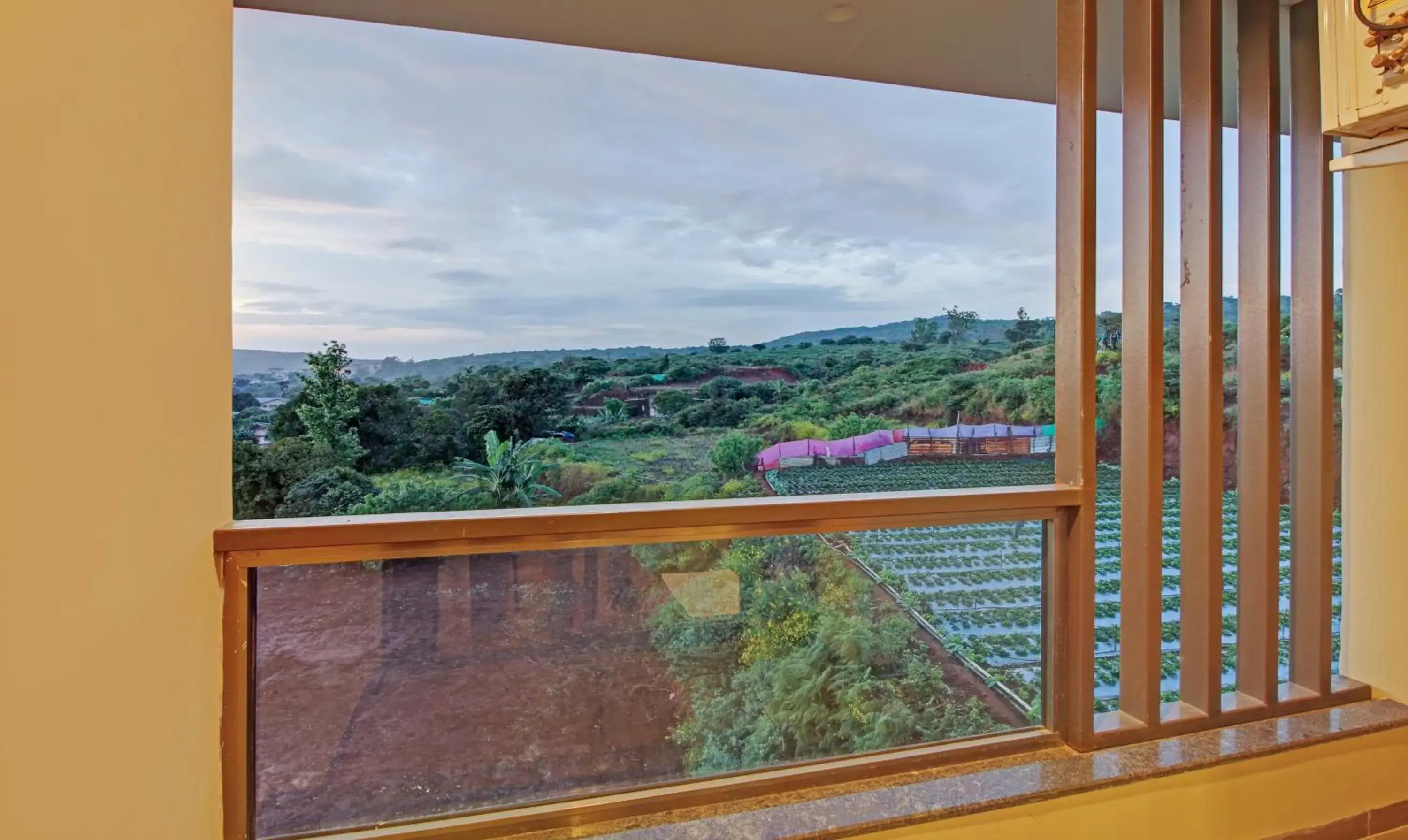 Mountain view in Treebo Mountain Retreat Mahabaleshwar, 600 Mtrs From Lingmala Waterfall Mountain view in Treebo Mountain Retreat Mahabaleshwar, 600 Mtrs From Lingmala Waterfall