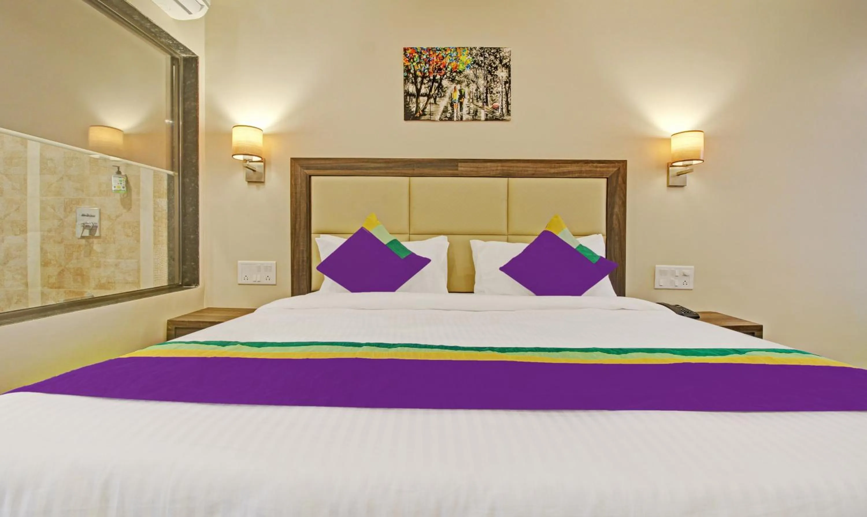 Bedroom in Treebo Mountain Retreat Mahabaleshwar, 600 Mtrs From Lingmala Waterfall