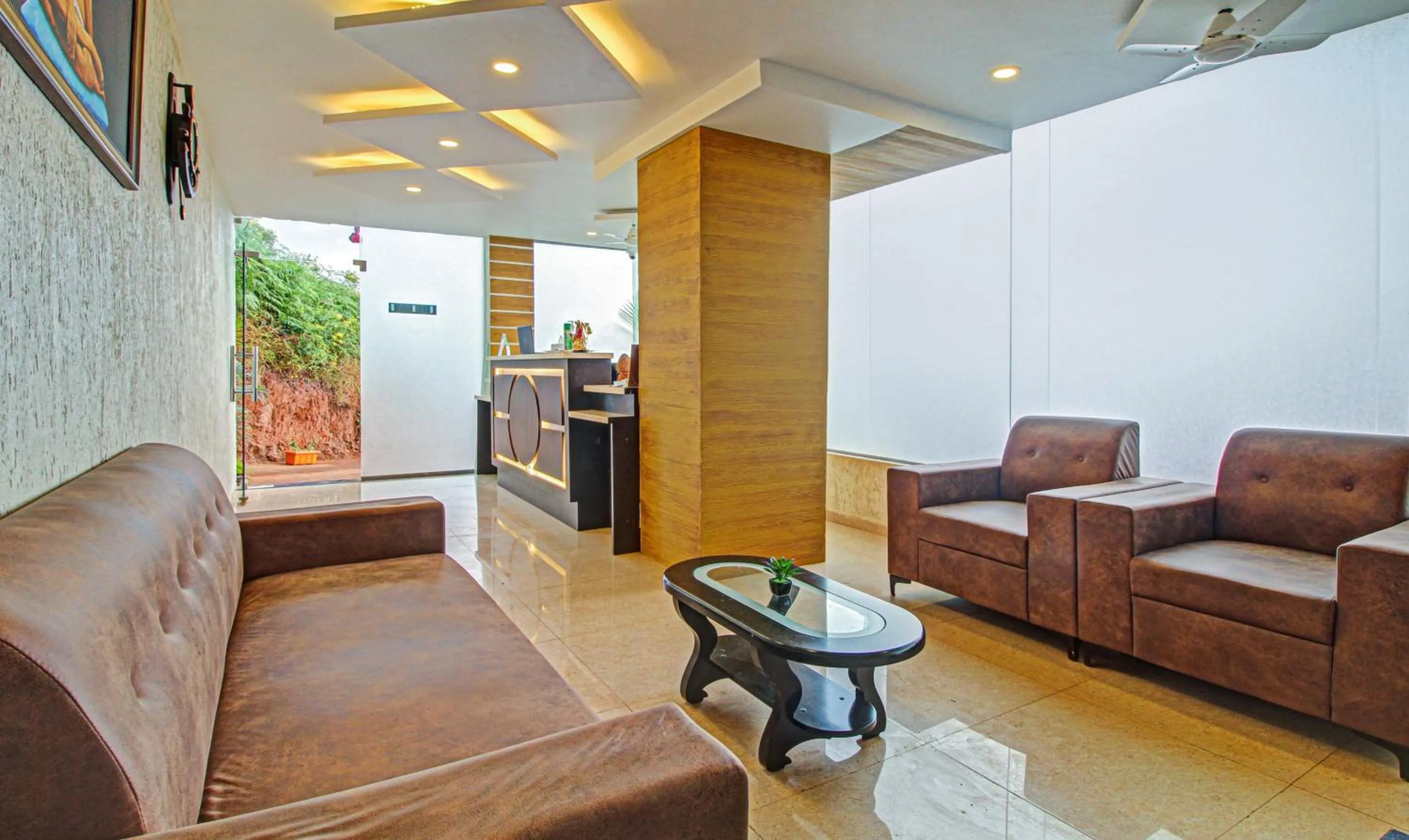 Seating area in Treebo Mountain Retreat Mahabaleshwar, 600 Mtrs From Lingmala Waterfall