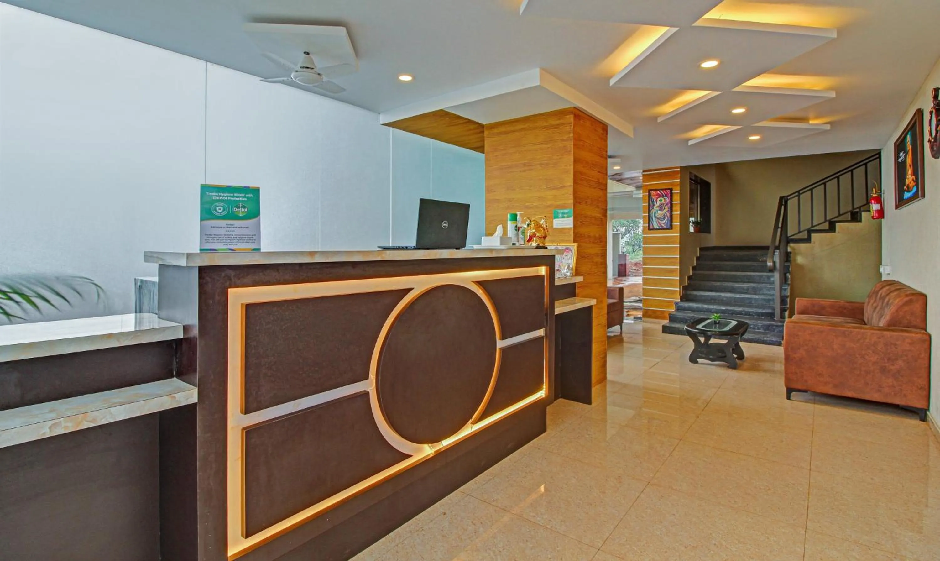 Lobby or reception in Treebo Mountain Retreat Mahabaleshwar, 600 Mtrs From Lingmala Waterfall