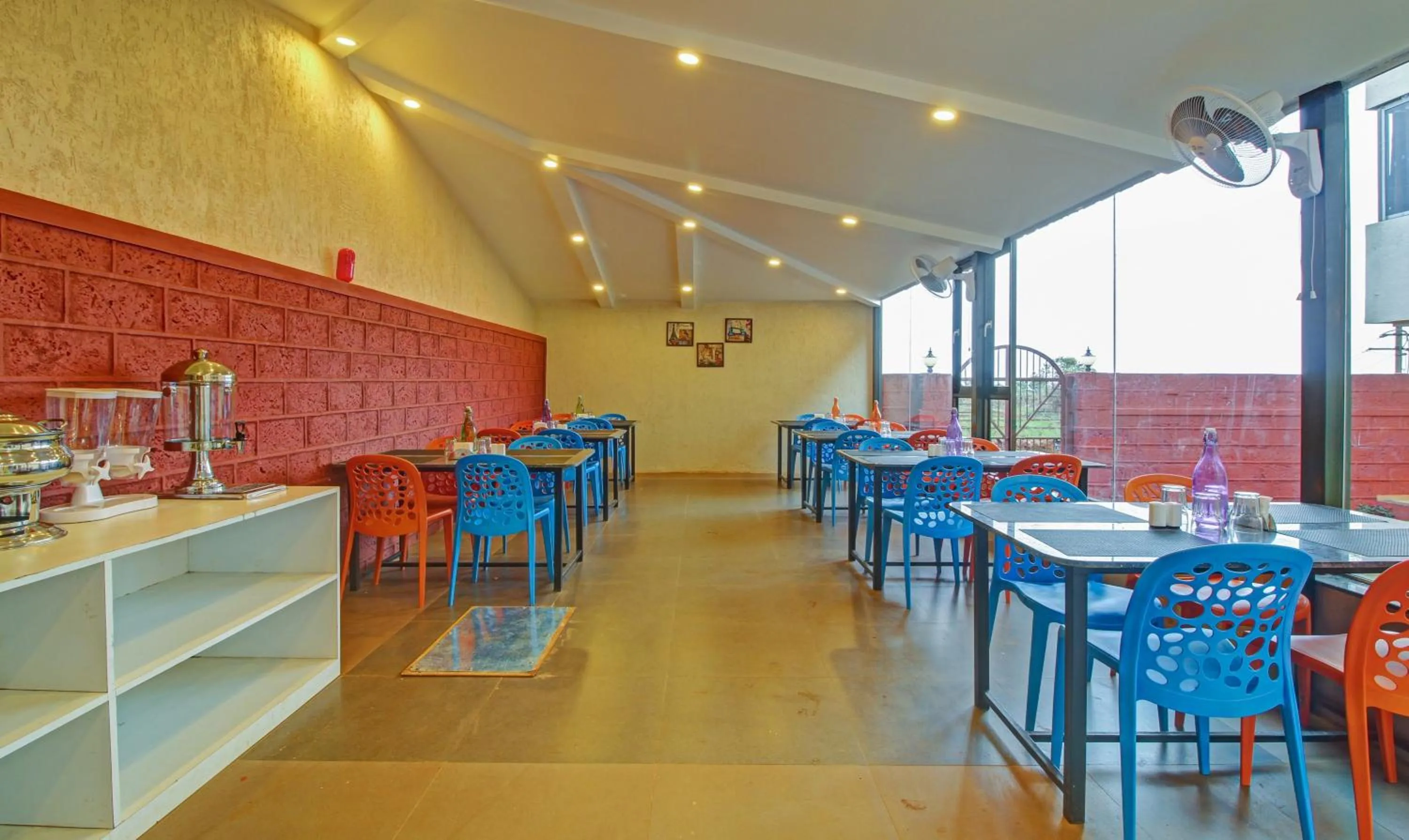Restaurant/places to eat in Treebo Mountain Retreat Mahabaleshwar, 600 Mtrs From Lingmala Waterfall