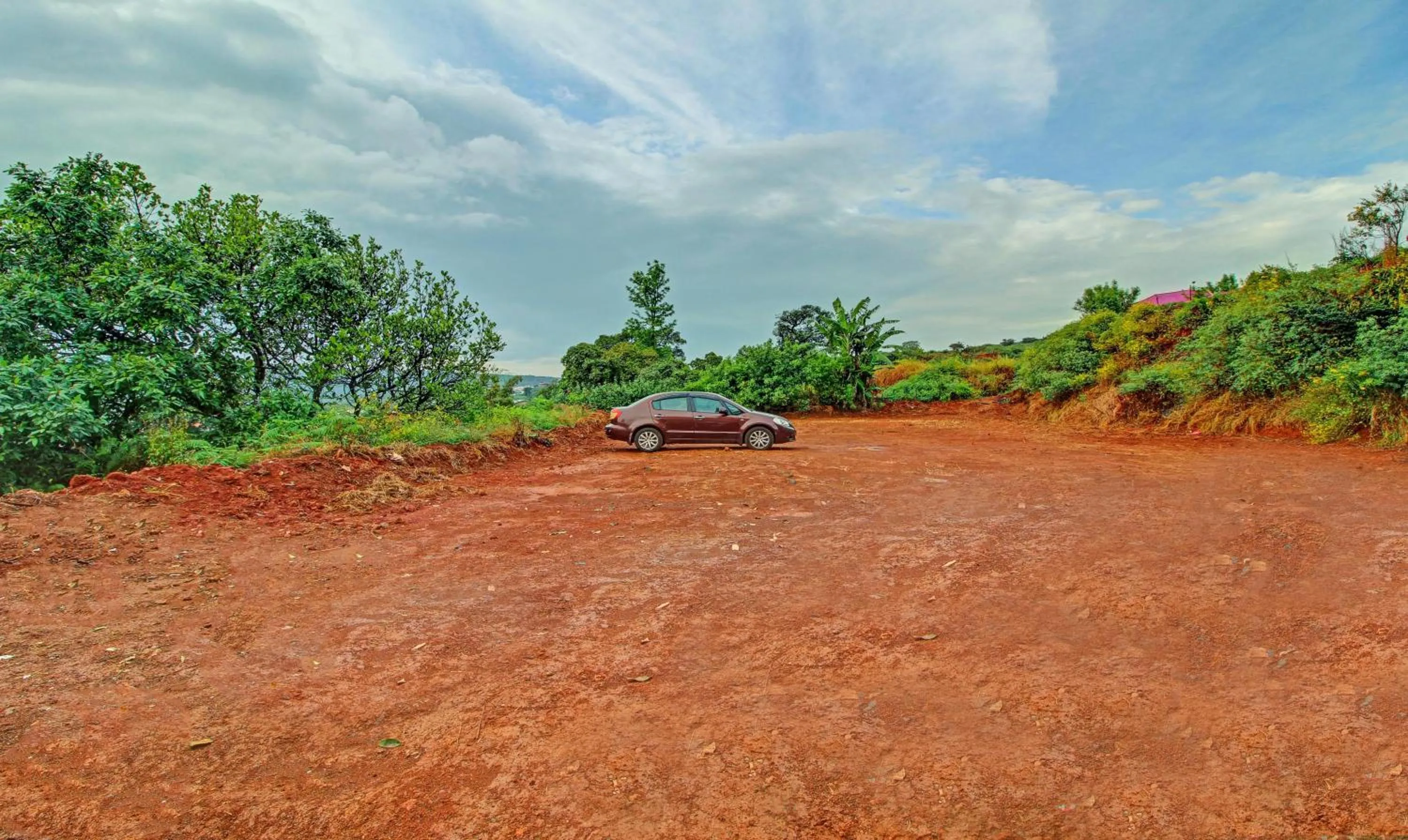 Parking in Treebo Mountain Retreat Mahabaleshwar, 600 Mtrs From Lingmala Waterfall