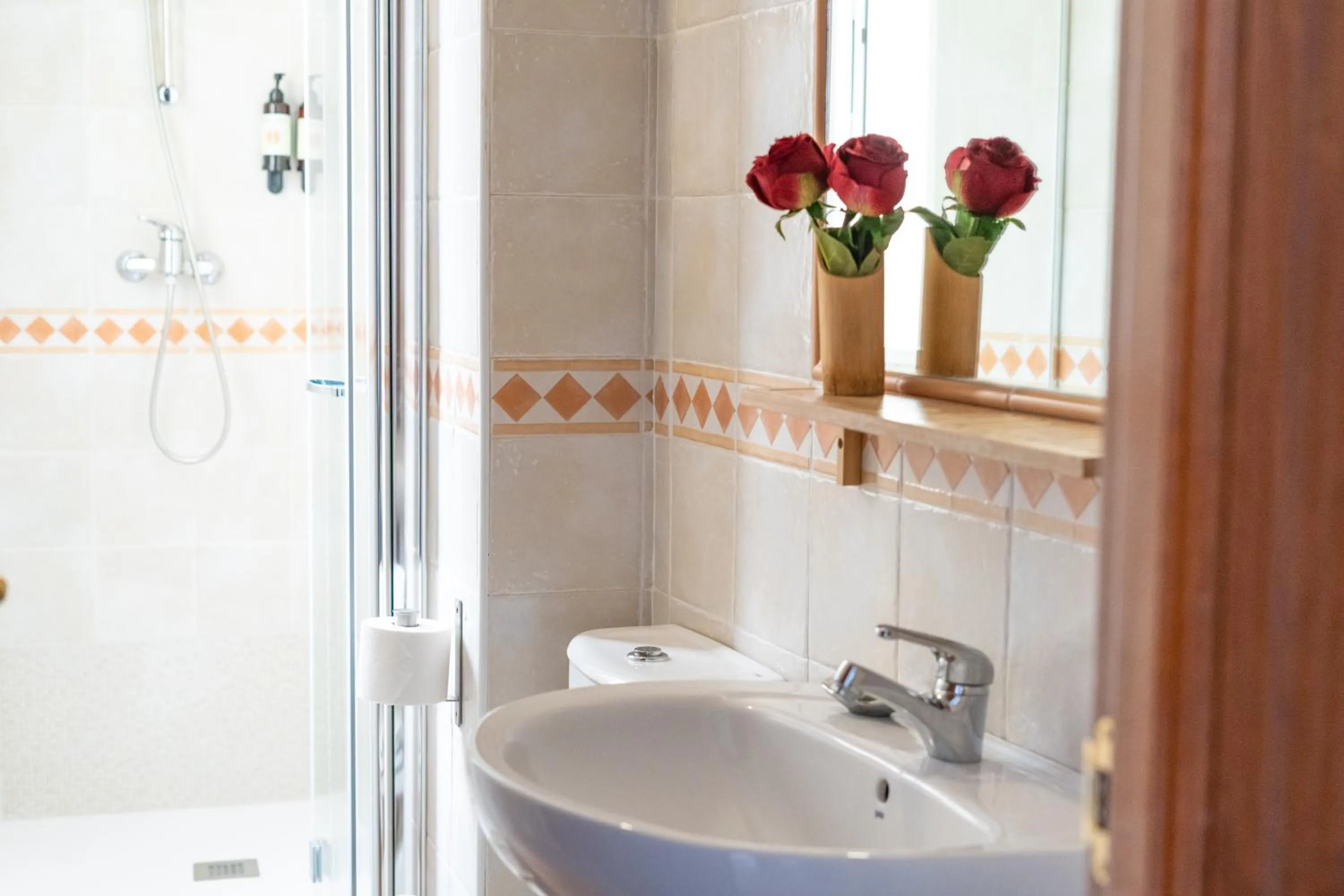 Shower in Apartamentos Granata