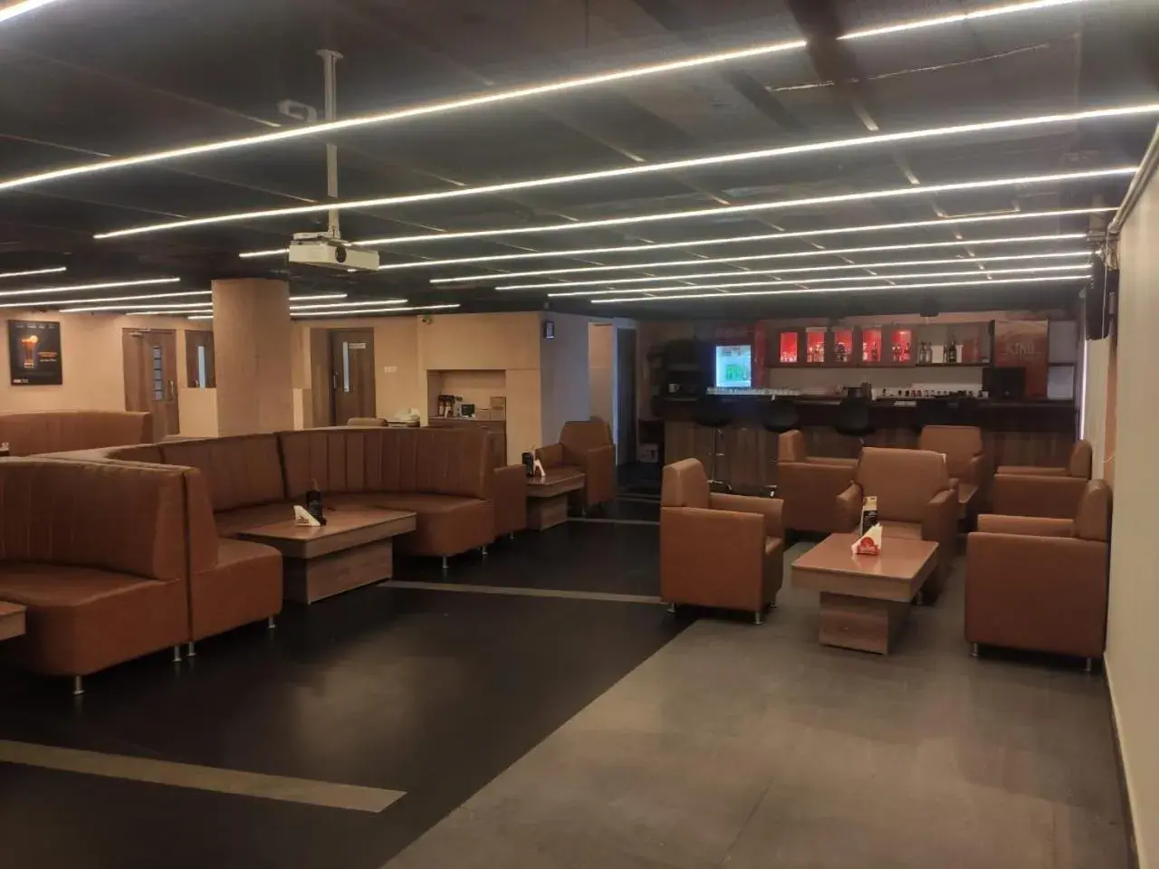 Lounge or bar in Zip By Spree Hotels Surabi International Vellore Lounge or bar in Zip By Spree Hotels Surabi International Vellore