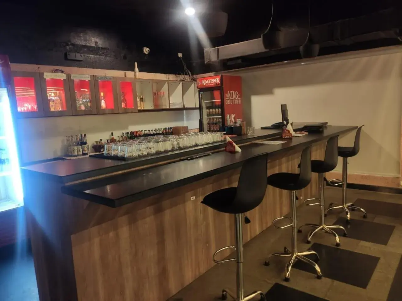 Lounge or bar in Zip By Spree Hotels Surabi International Vellore Lounge or bar in Zip By Spree Hotels Surabi International Vellore