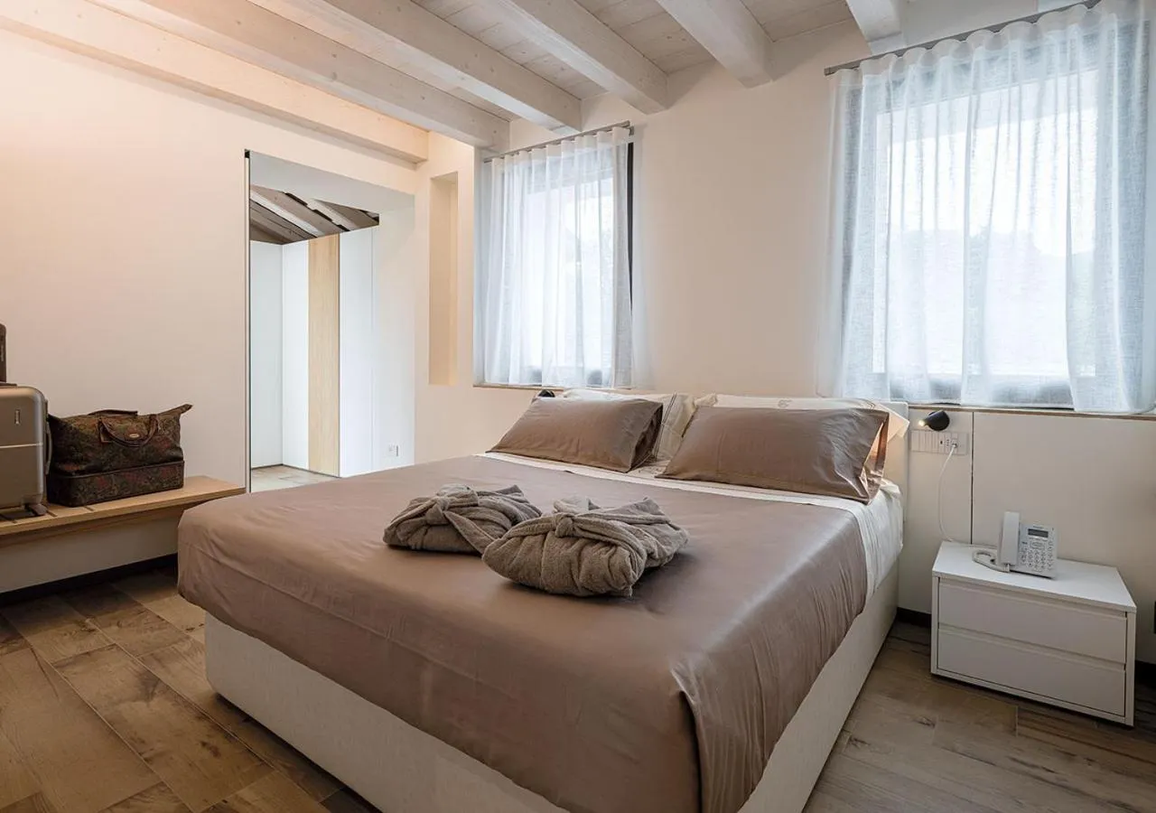 Bed in Progress Country & Wine House