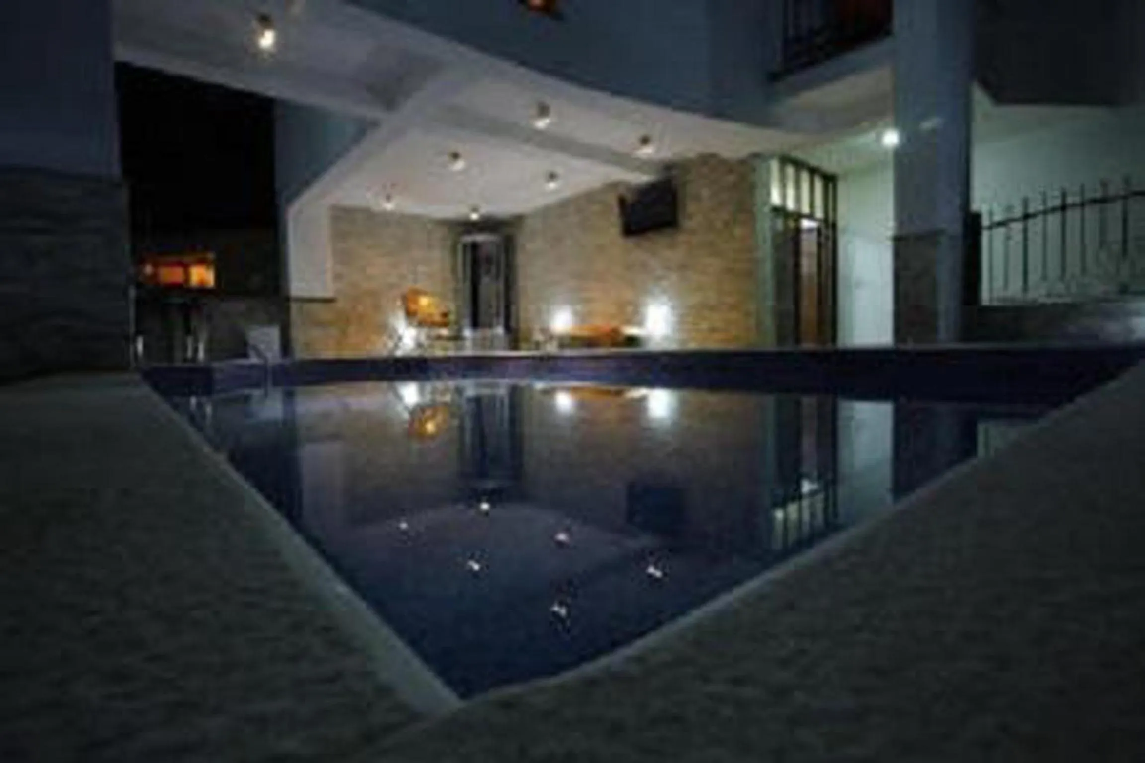 Swimming pool in Villa M