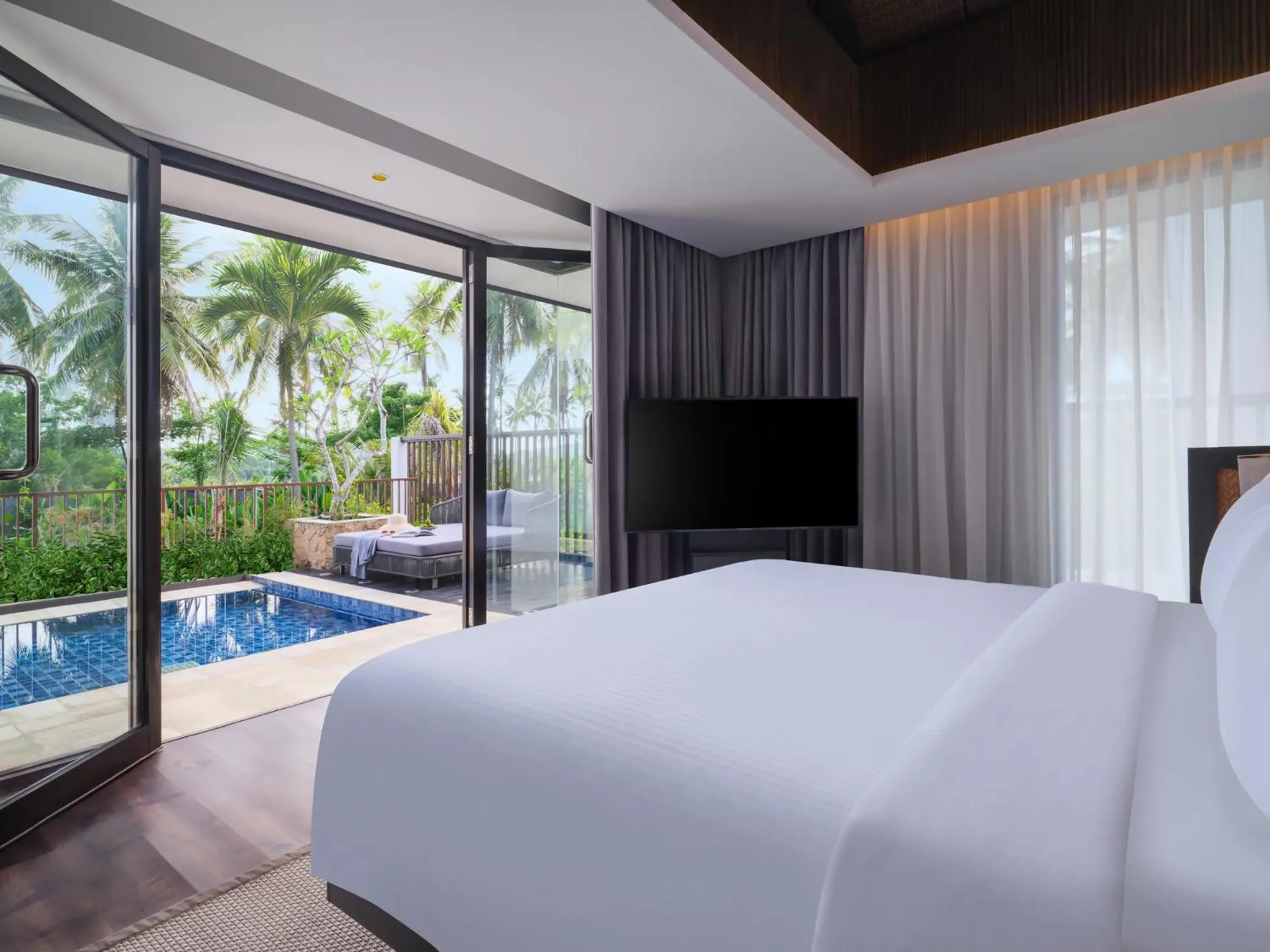 Bedroom, Bed in Pullman Lombok Merujani Mandalika Beach Resort