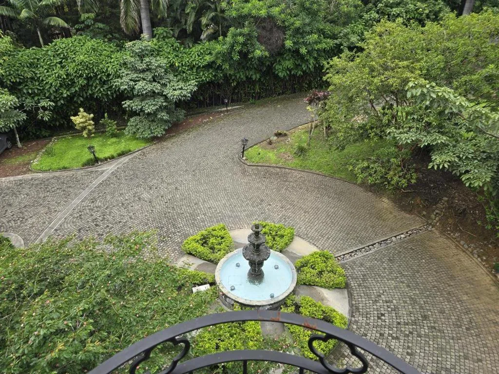 Alta Las Palomas Hotel