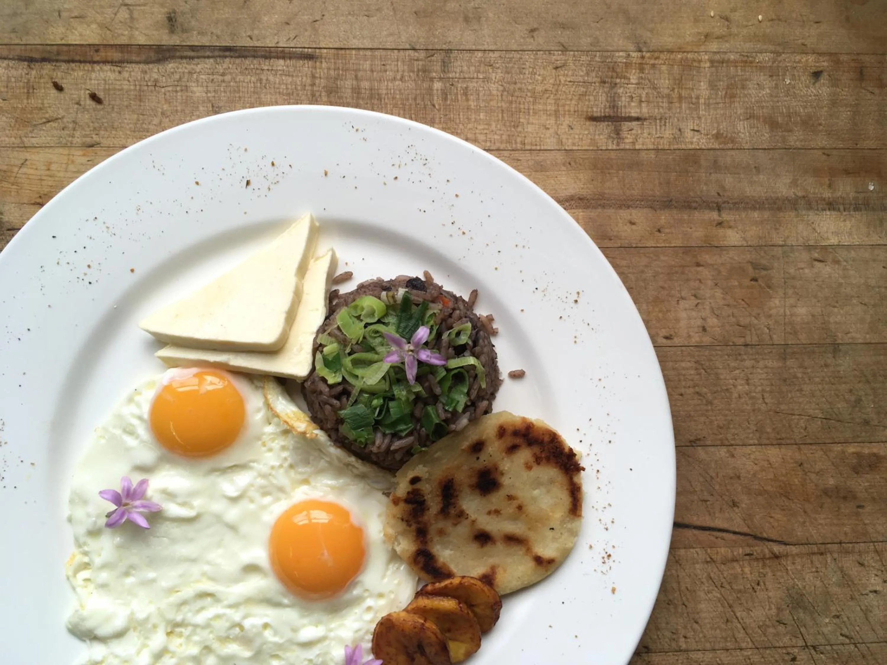 Restaurant/places to eat in Alta Las Palomas Hotel