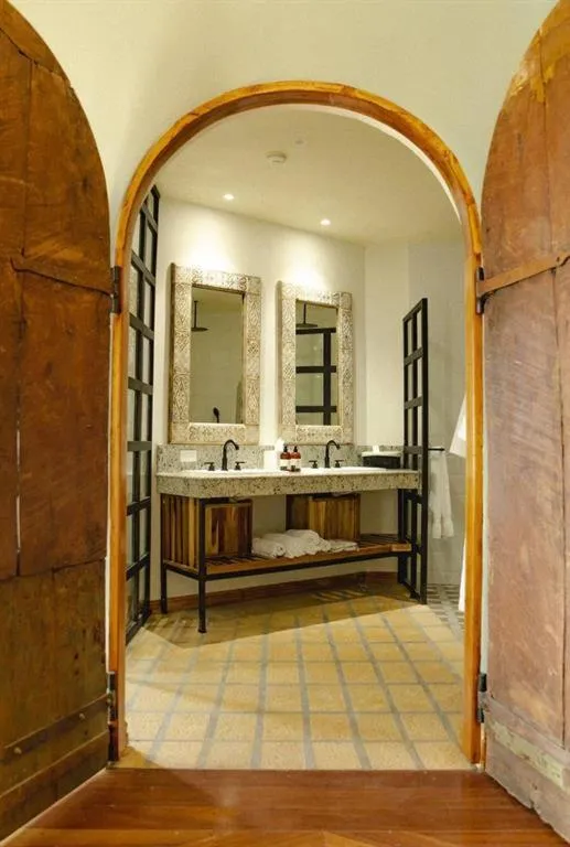 Bathroom in Alta Las Palomas Hotel