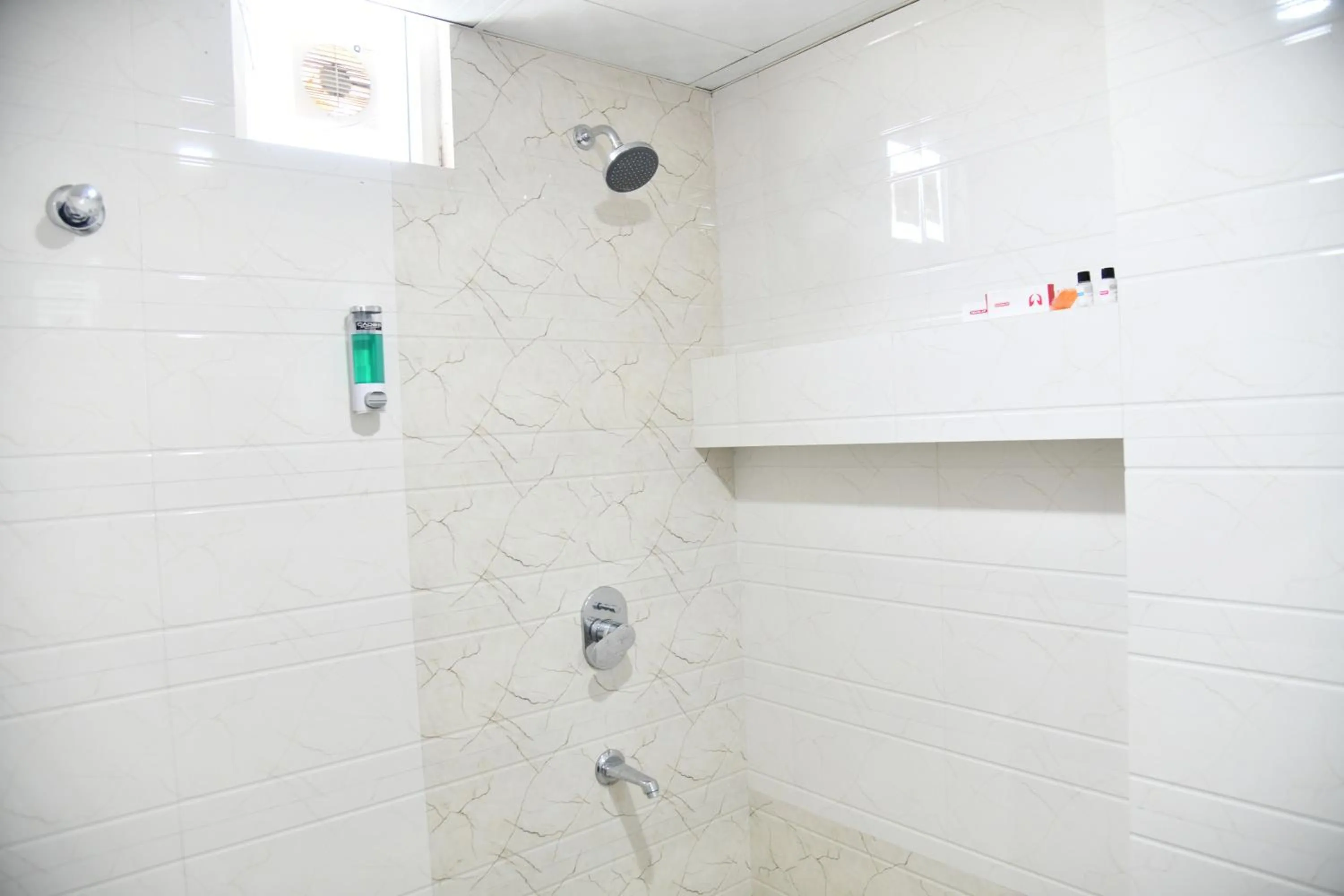 Bathroom in The Knights' Inn