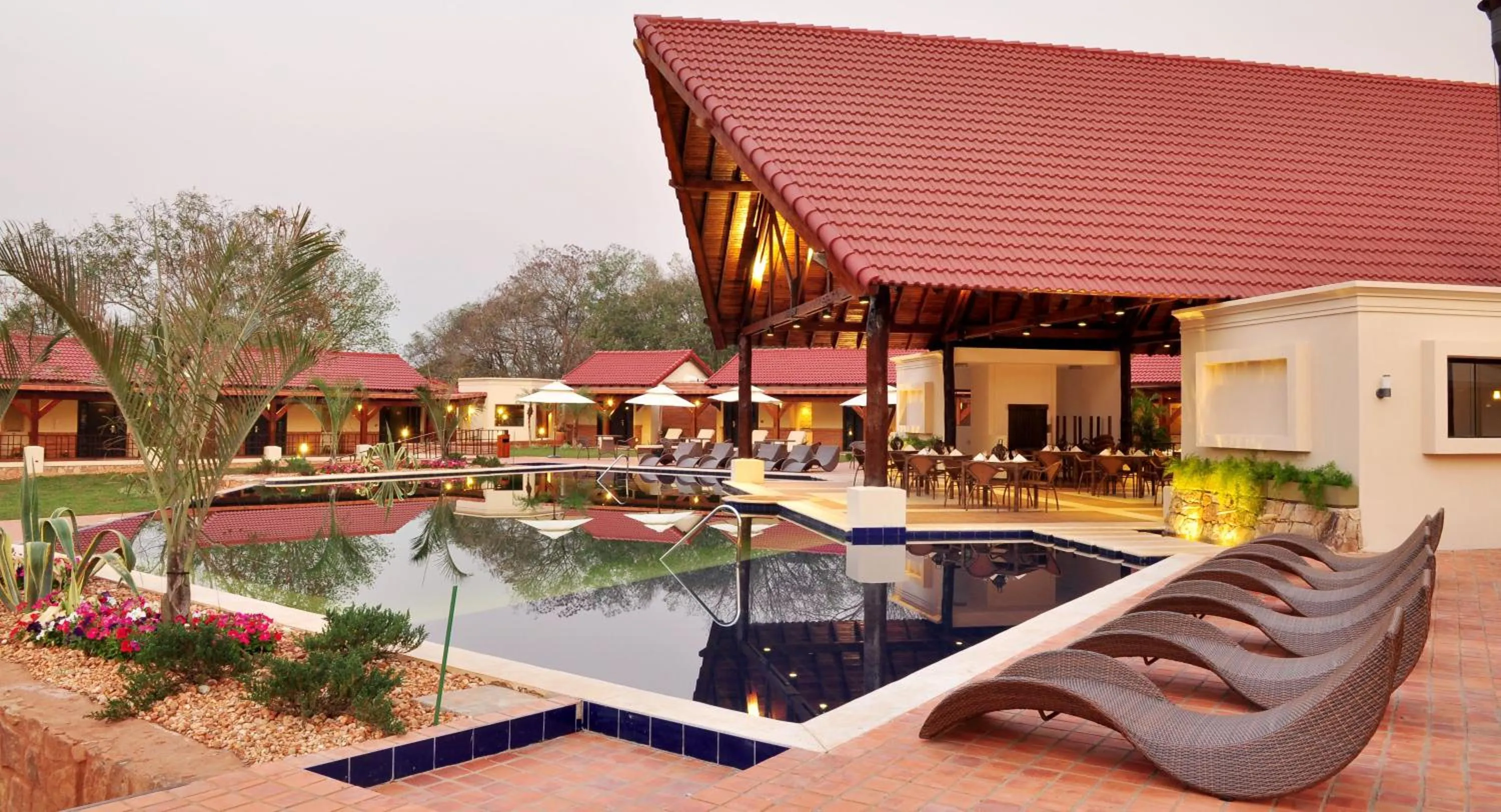 Swimming pool in Alta Gracia Parque Hotel