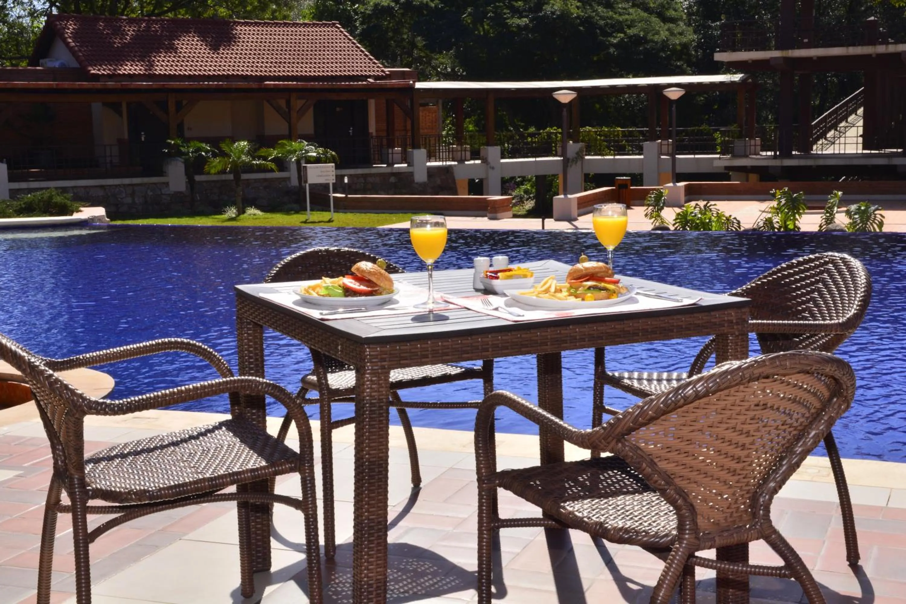 Restaurant/places to eat in Alta Gracia Parque Hotel