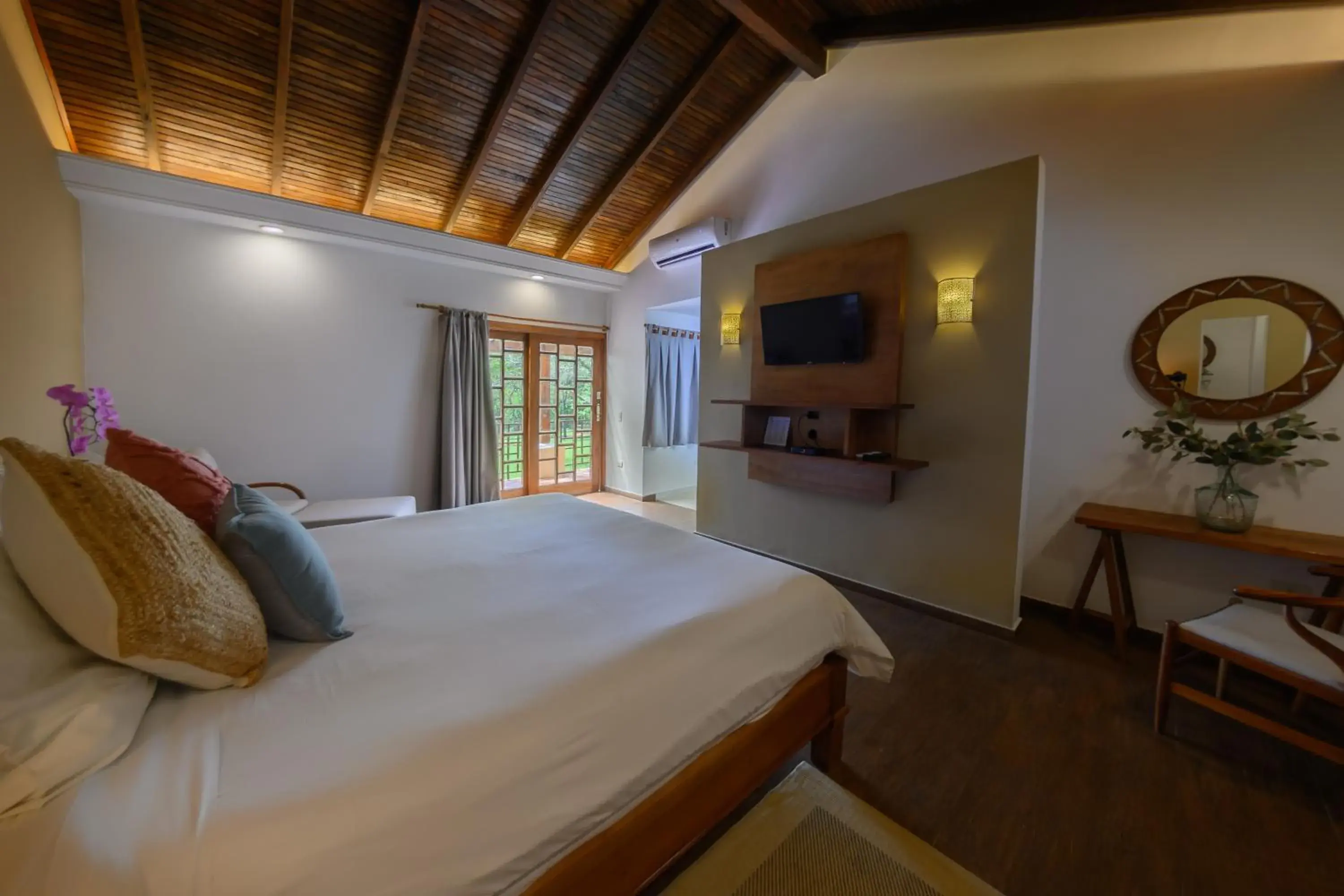 Deluxe King Room in Alta Gracia Parque Hotel Deluxe King Room in Alta Gracia Parque Hotel