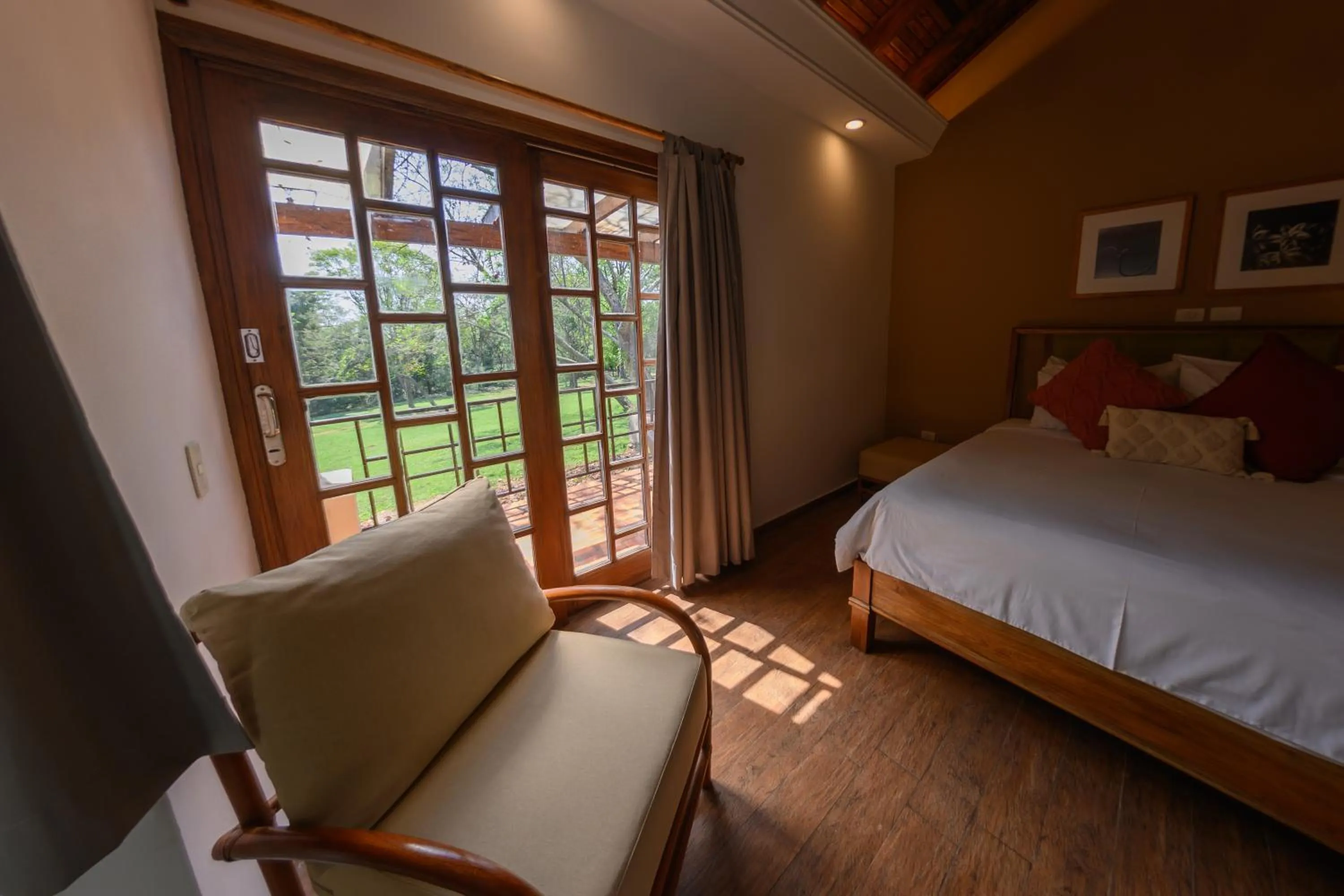 Photo of the whole room, Bed in Alta Gracia Parque Hotel