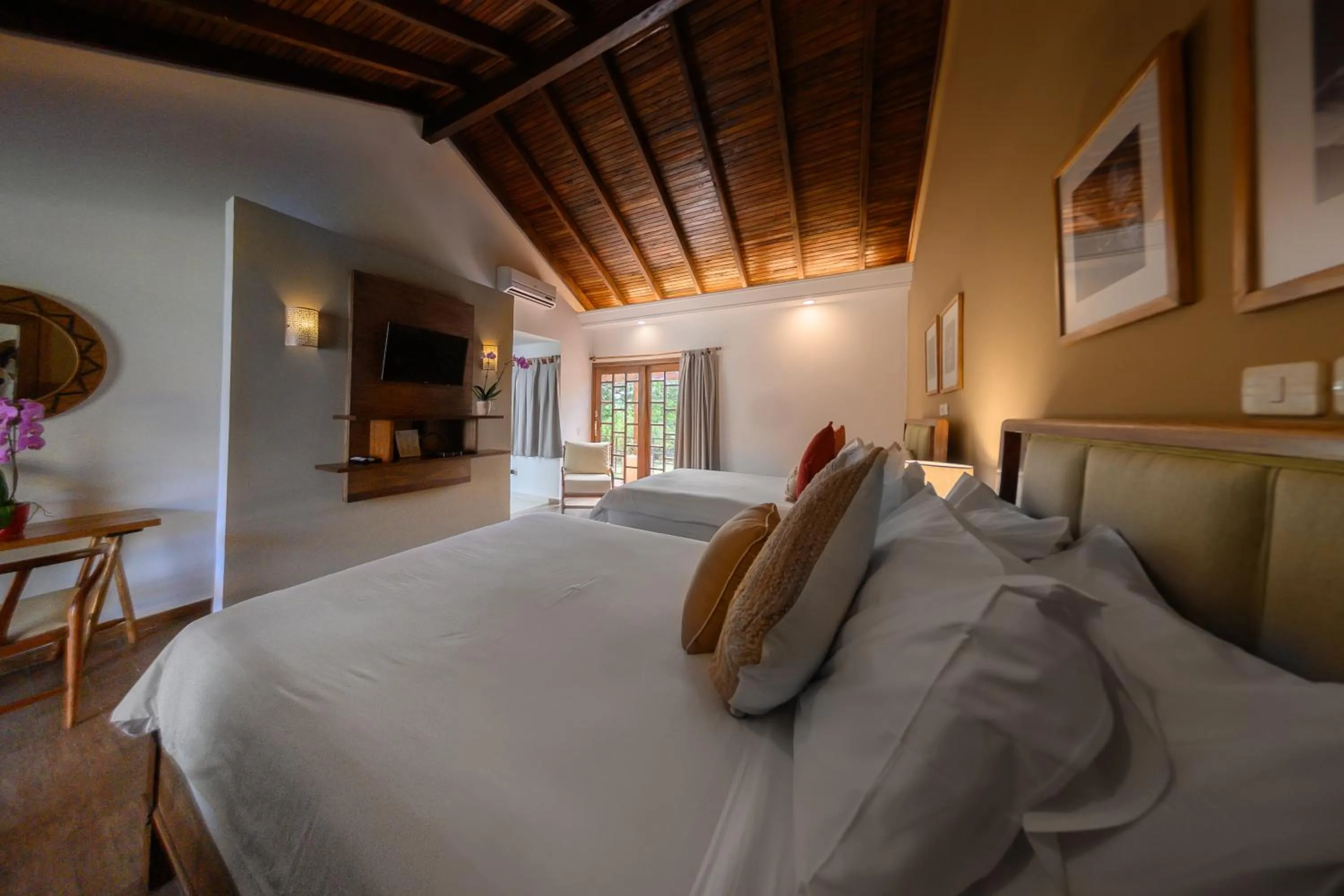 Photo of the whole room, Bed in Alta Gracia Parque Hotel