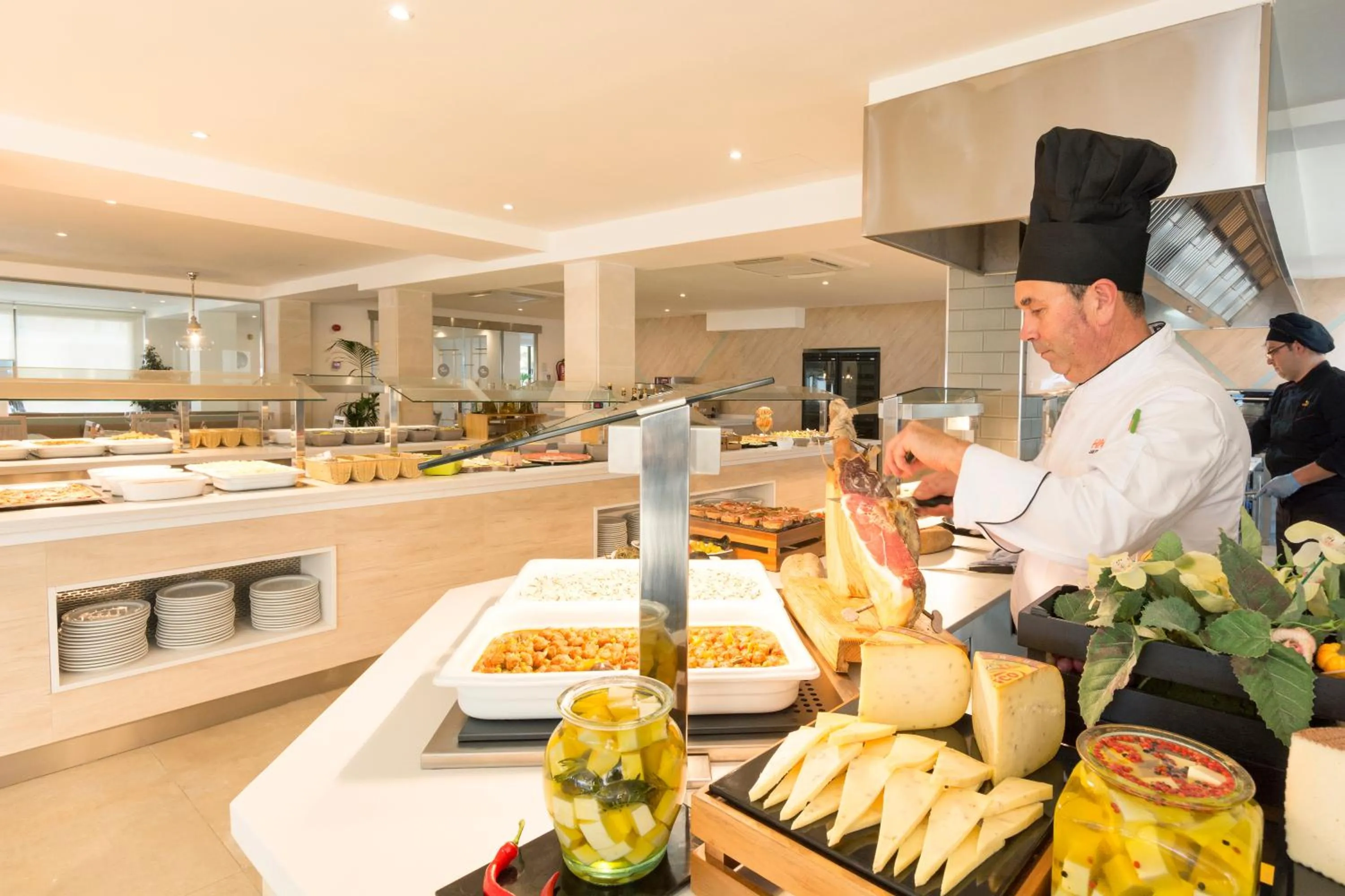 Restaurant/places to eat in HSM Regana - Adults Only